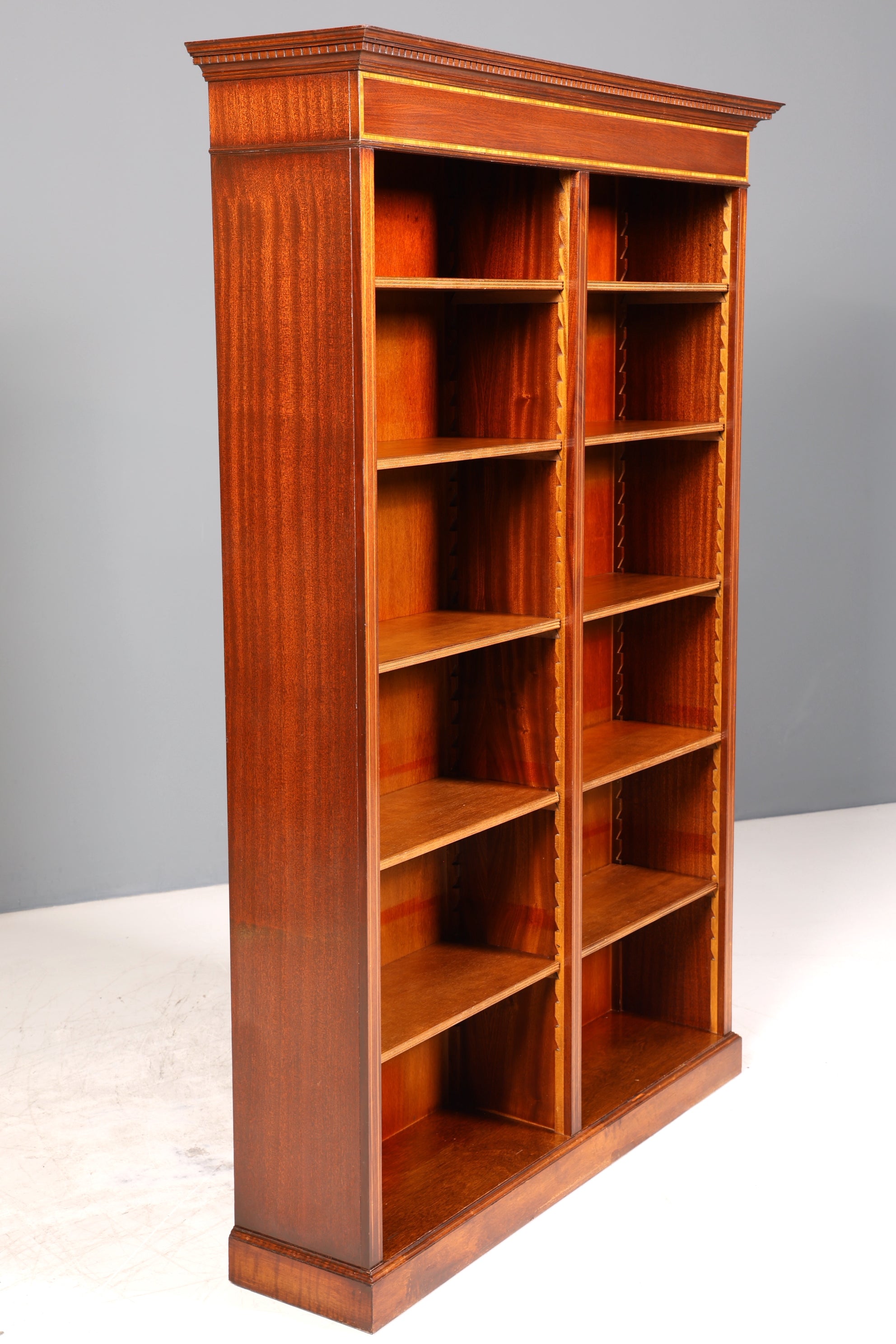 Wunderschönes Englisches XXL Bücherregal Antik Regal Bookshelf Buchablage Bibliothek 60s