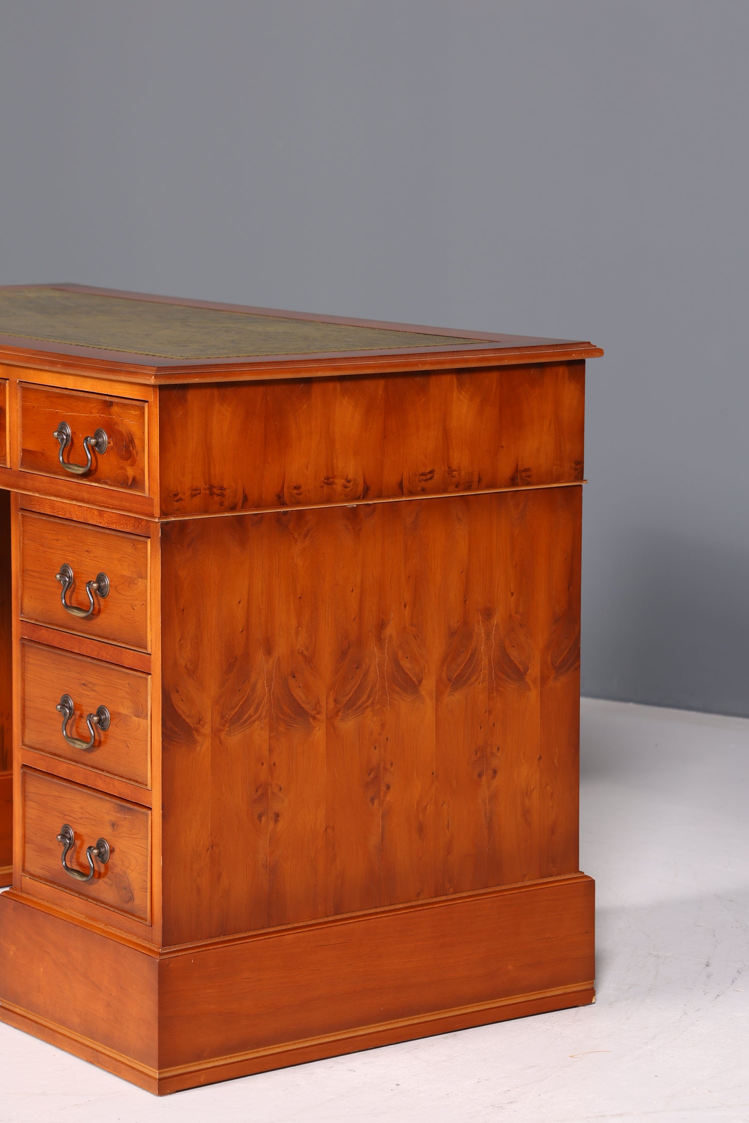 Stilvoller Englischer Schreibtisch Englisch Eibe Desk Leder Auflage Antik Stil Bürotisch Office Desk