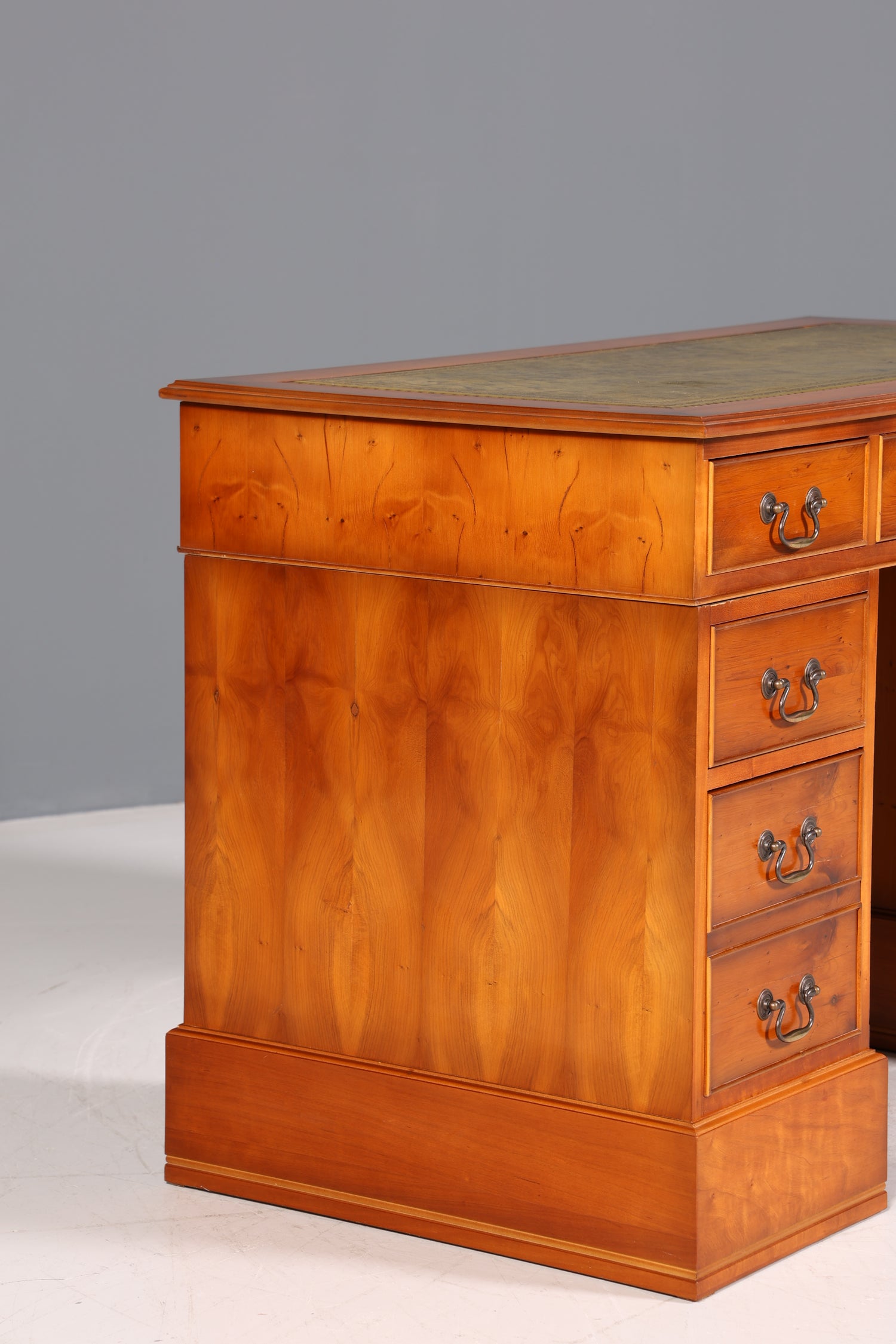 Stilvoller Englischer Schreibtisch Englisch Eibe Desk Leder Auflage Antik Stil Bürotisch Office Desk