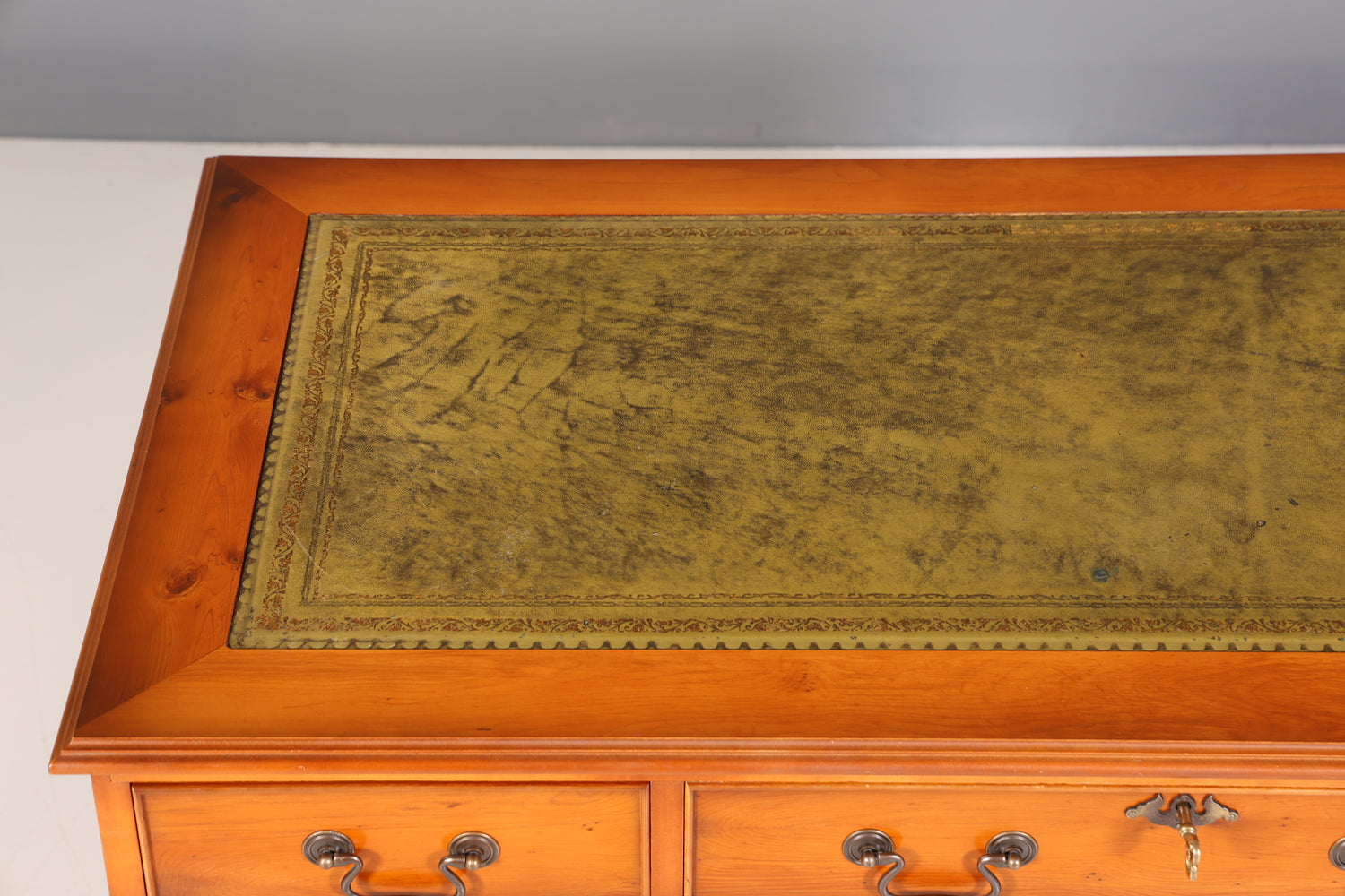 Stilvoller Englischer Schreibtisch Englisch Eibe Desk Leder Auflage Antik Stil Bürotisch Office Desk
