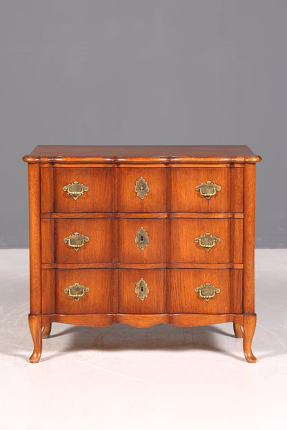 Traumhafte kleine geschwungene Kommode im Barock Stil Englisch Schubladenkommode