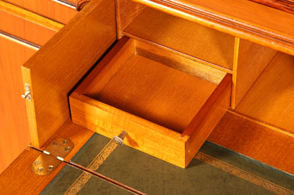 Traumhafte Englische Vitrine Bücherschrank Buffet Antik Stil Englisch Eibe Glasvitrine Bibliothek