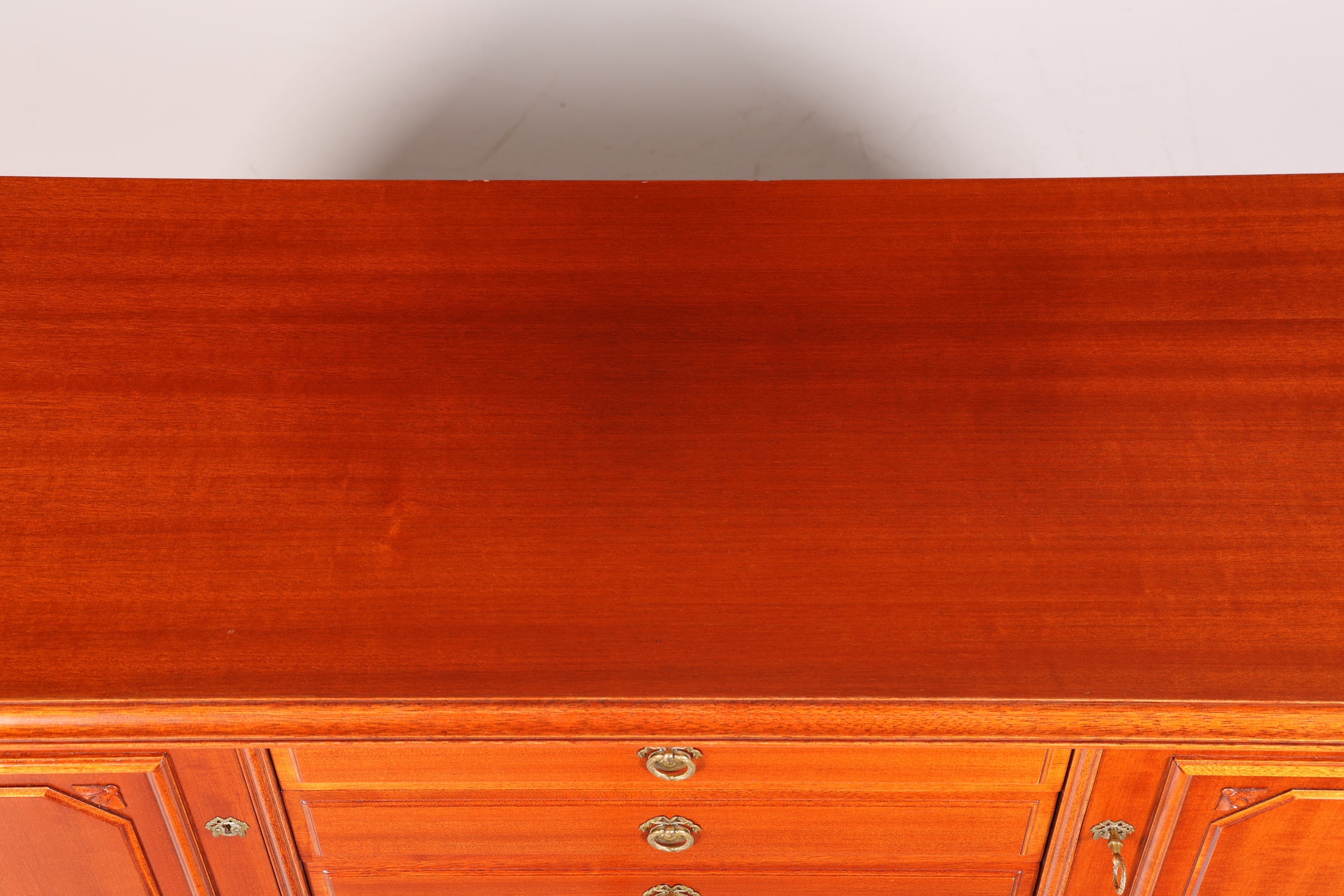 Traumhaftes Sideboard im Gustavianischer Stil Kommode TV Schrank Antik 60s