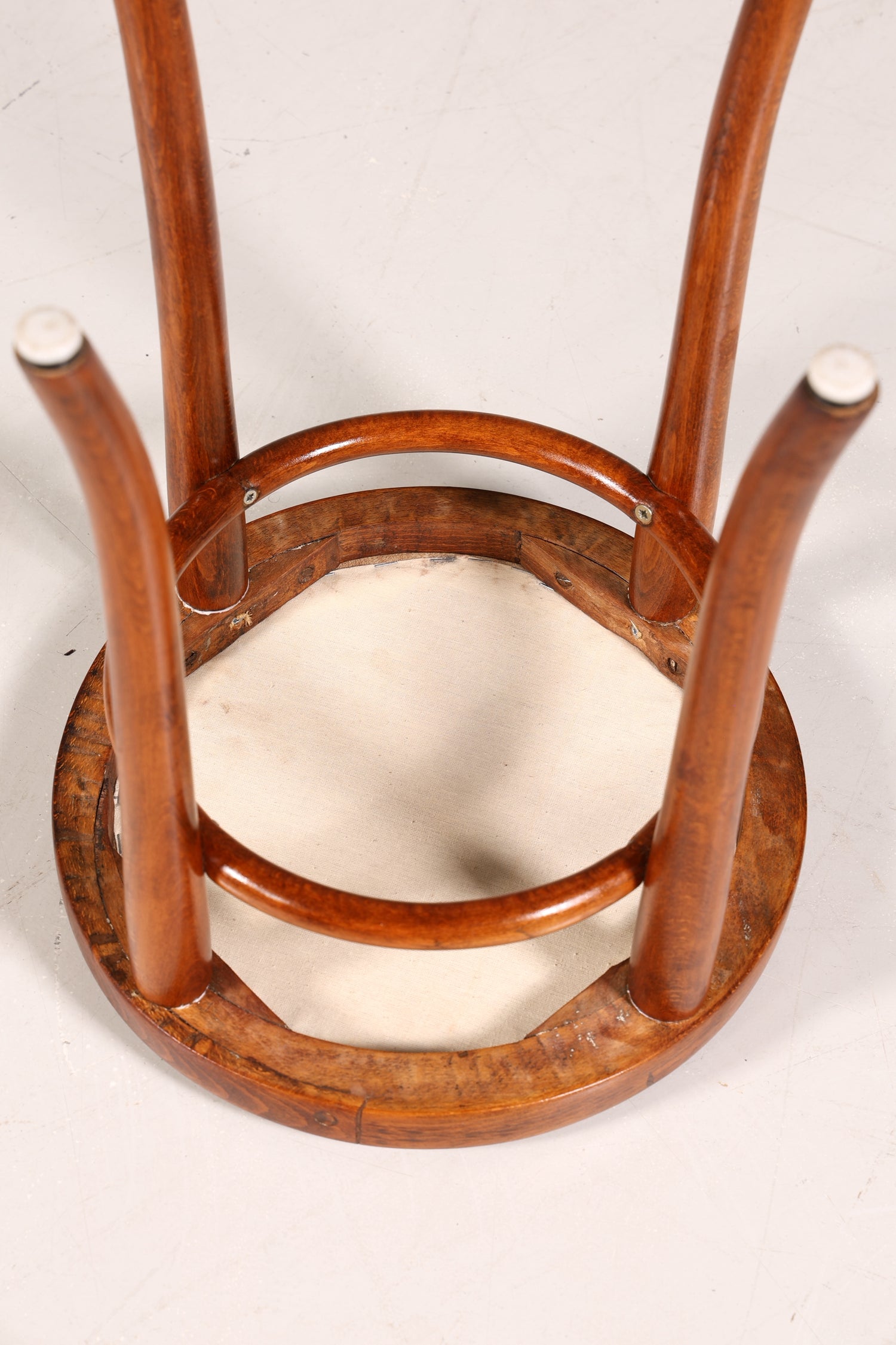 Wunderschöner Hocker Bugholz Stuhl Thonet echt Holz Klavierhocker