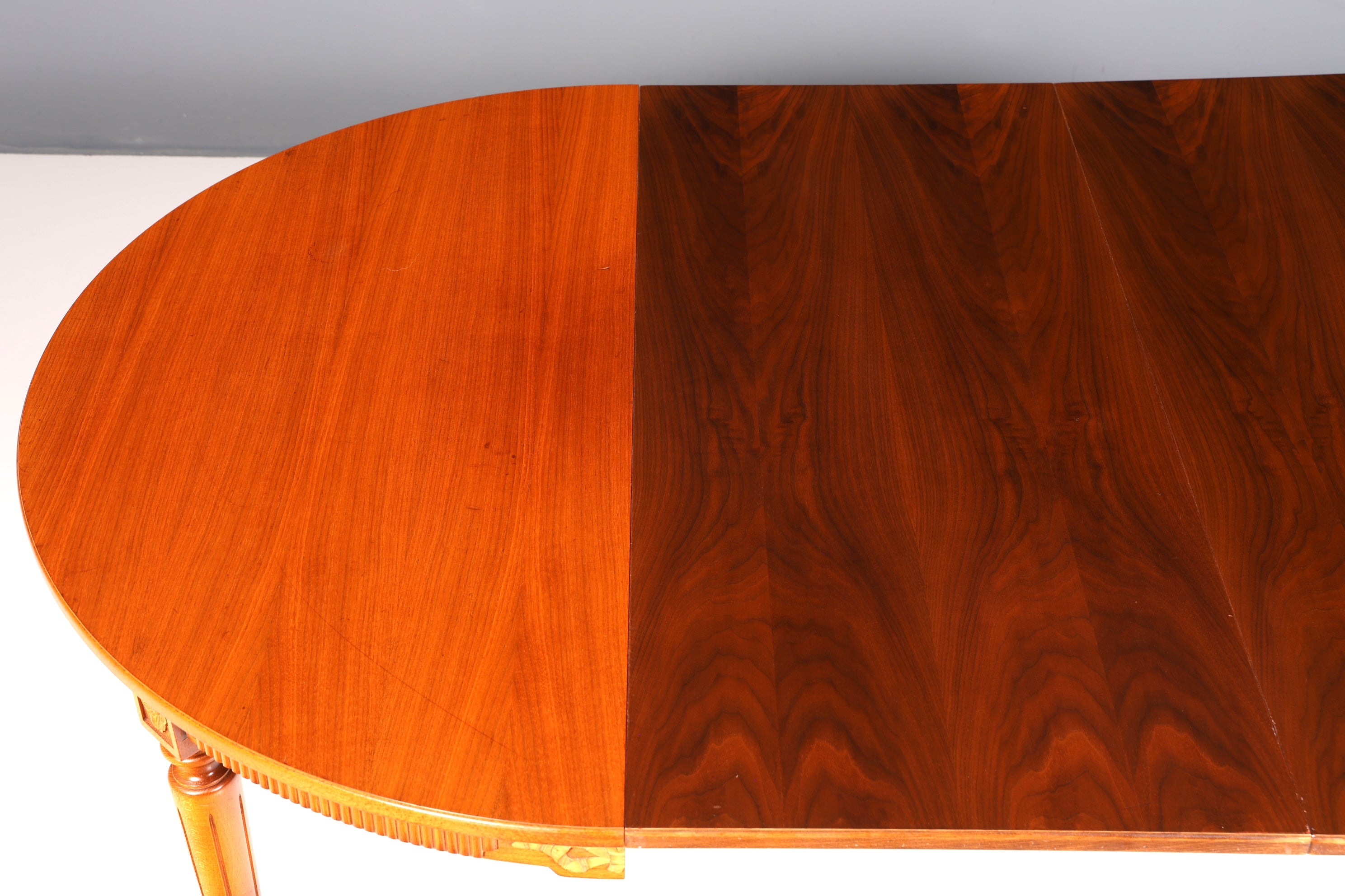 Wunderschöner Tisch im Gustavianischer Stil Küchentisch ausziehbar Antik Stil Eibe Esszimmer Tisch