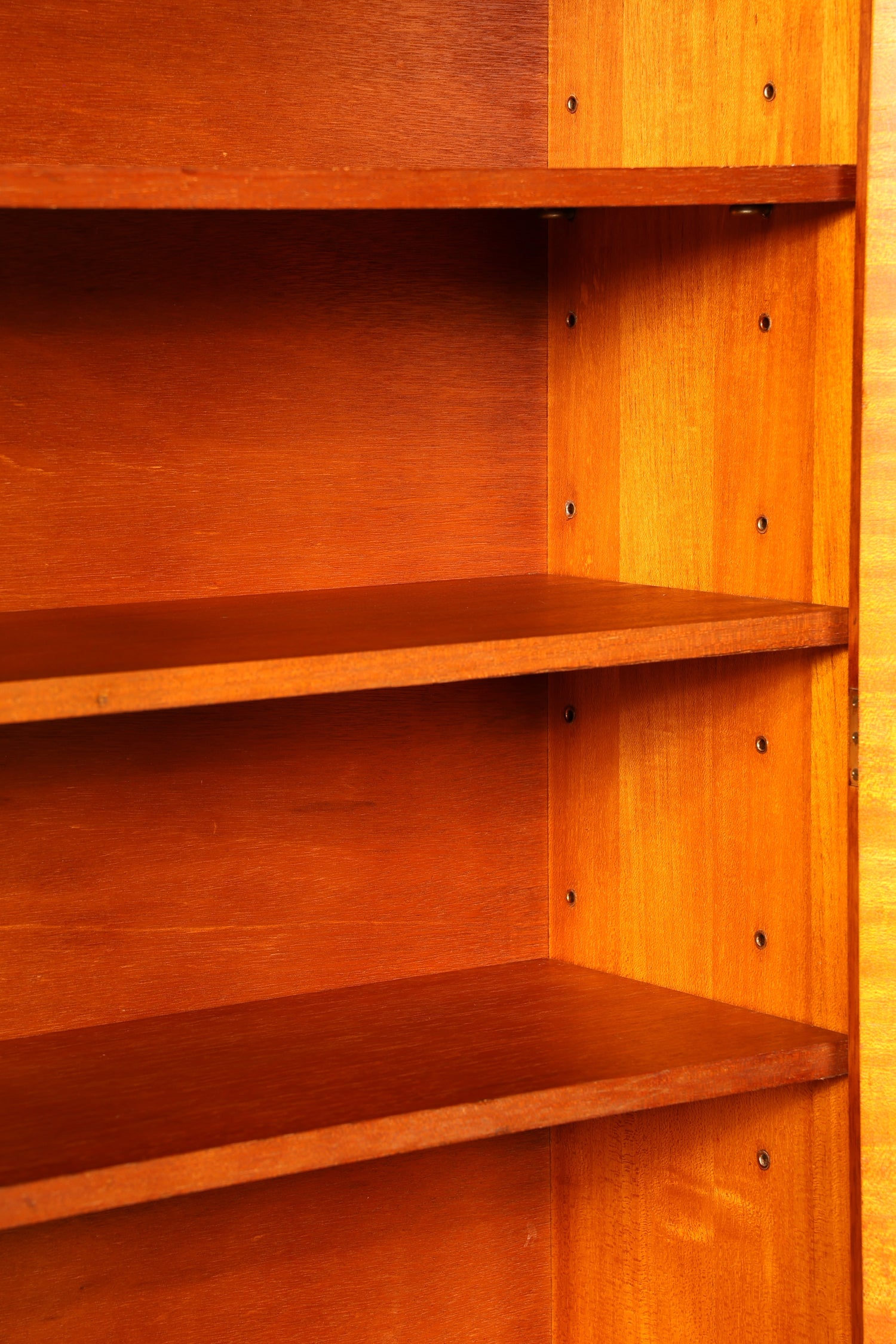 Traumhafte Englische Vitrine Eibe Holz Bibliothek Bücherschrank Buffet Schrank