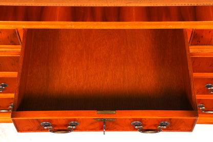 G616 Finish cm Wunderschöner Englischer Schreibtisch Englisch Eibe Desk Leder Auflage Antik Stil Bürotisch Office Desk (Kopie)