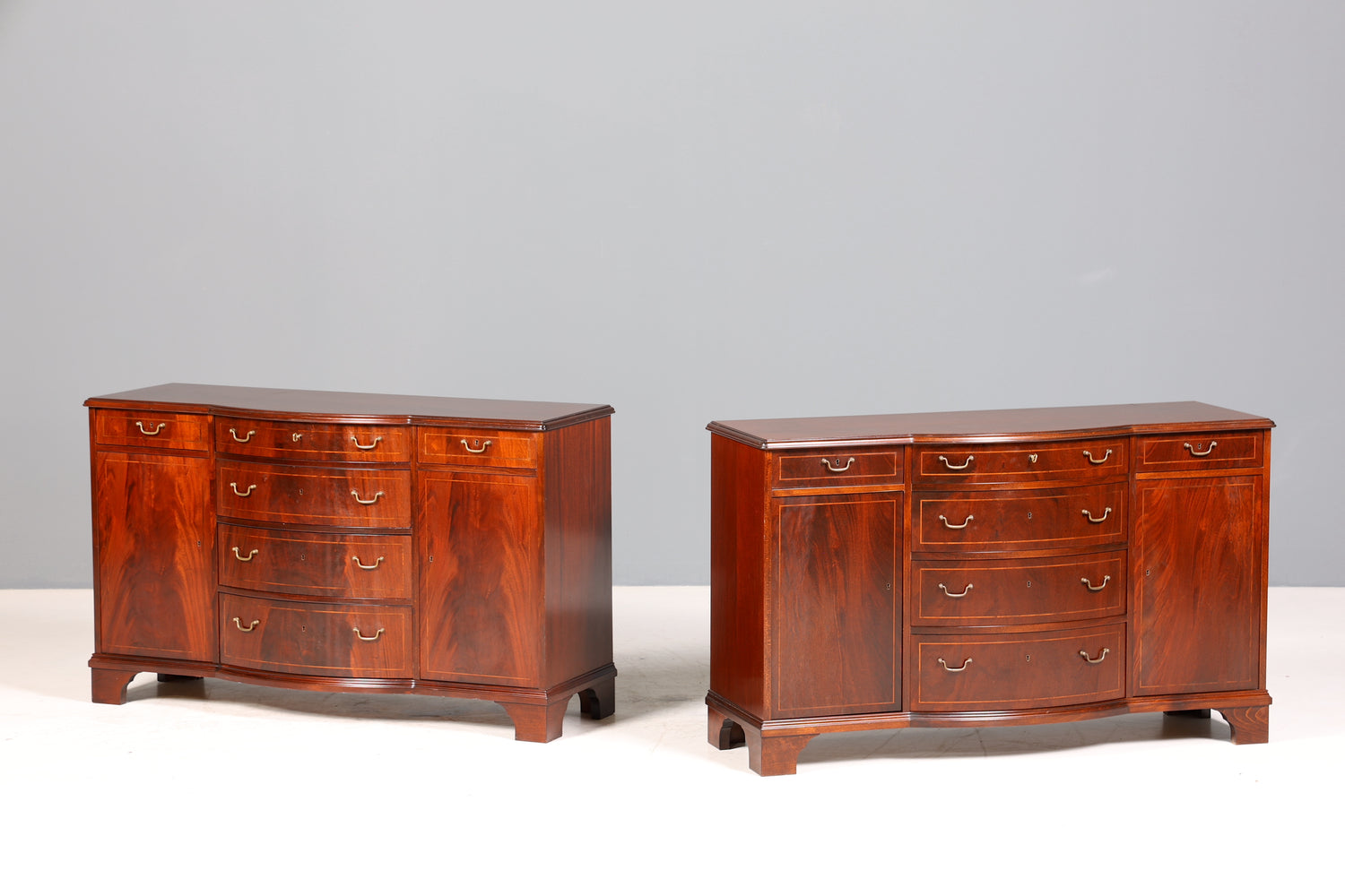 Wunderschönes Englisches Sideboard Mahagoni Schrank Antik 60s Buffetschrank Kommode 1 von 2