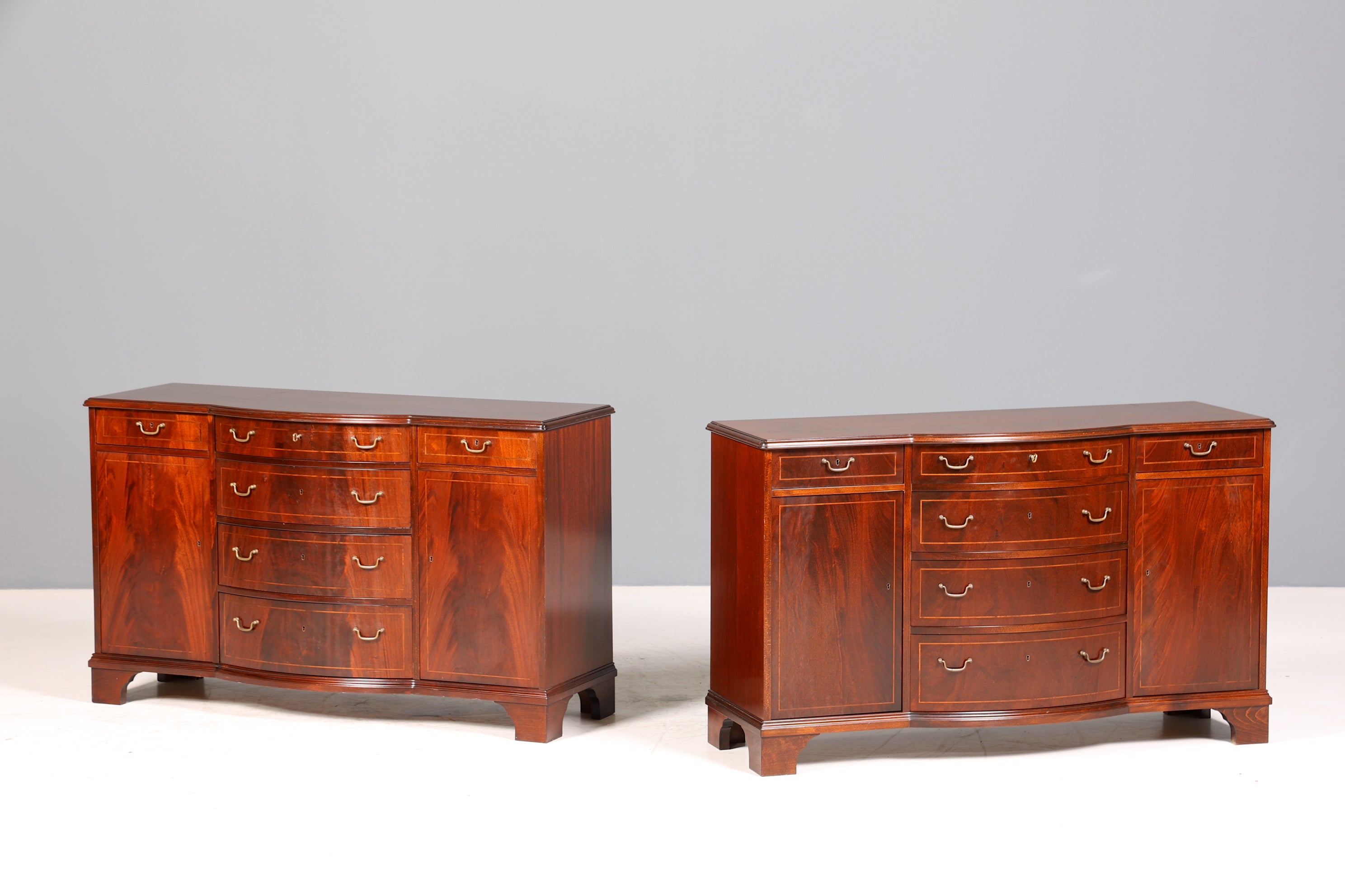 Wunderschönes Englisches Sideboard Mahagoni Schrank Antik 60s Buffetschrank Kommode 1 von 2