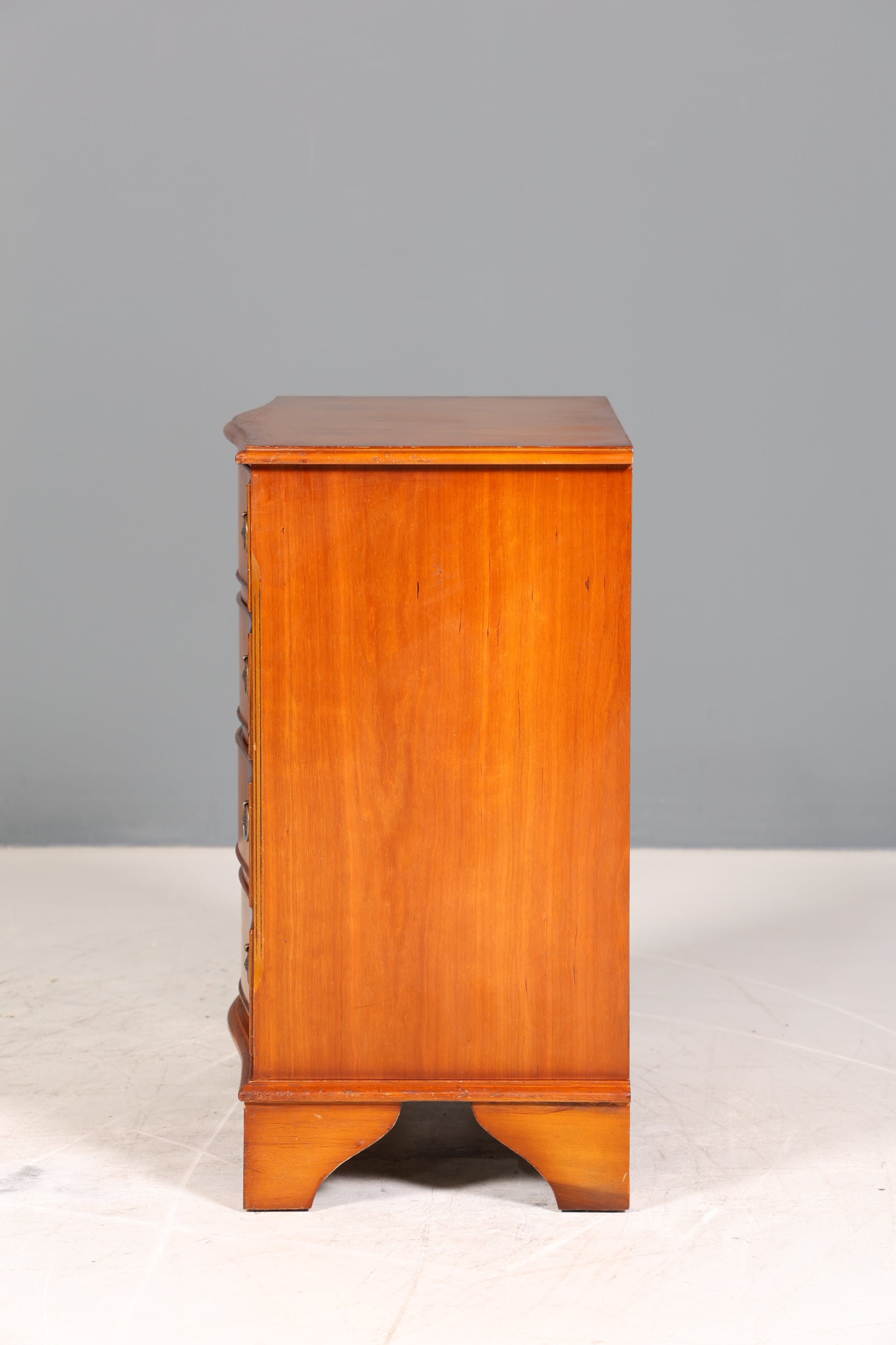 Wunderschöne Englische Kommode Eibe Sideboard Schubladenkommode