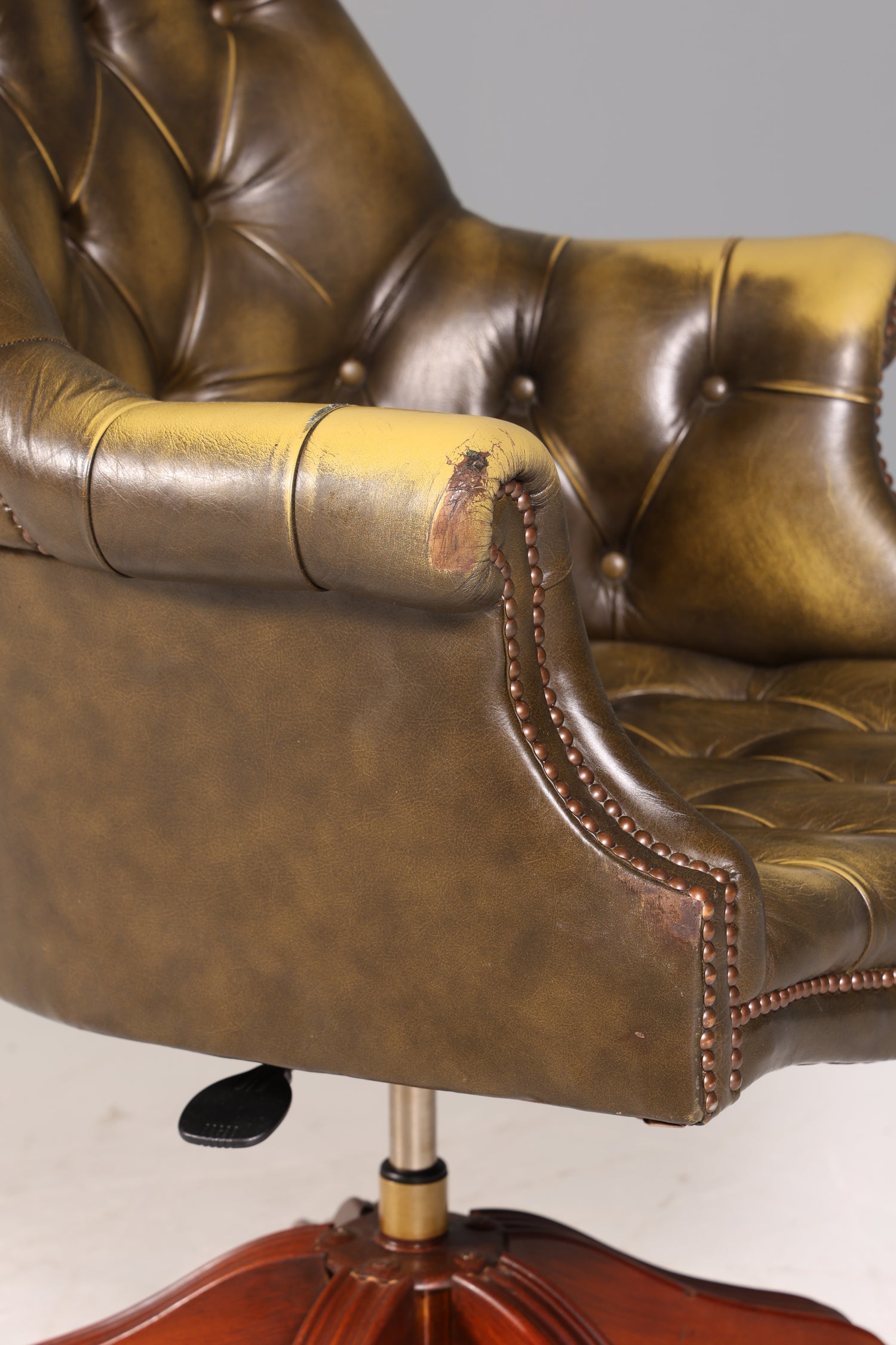 Wunderschöner Original Chesterfield Bürosessel &quot;Wade&quot; echt Leder Sessel Bürostuhl Captain Chair Sessel Office Chair 1 von 2