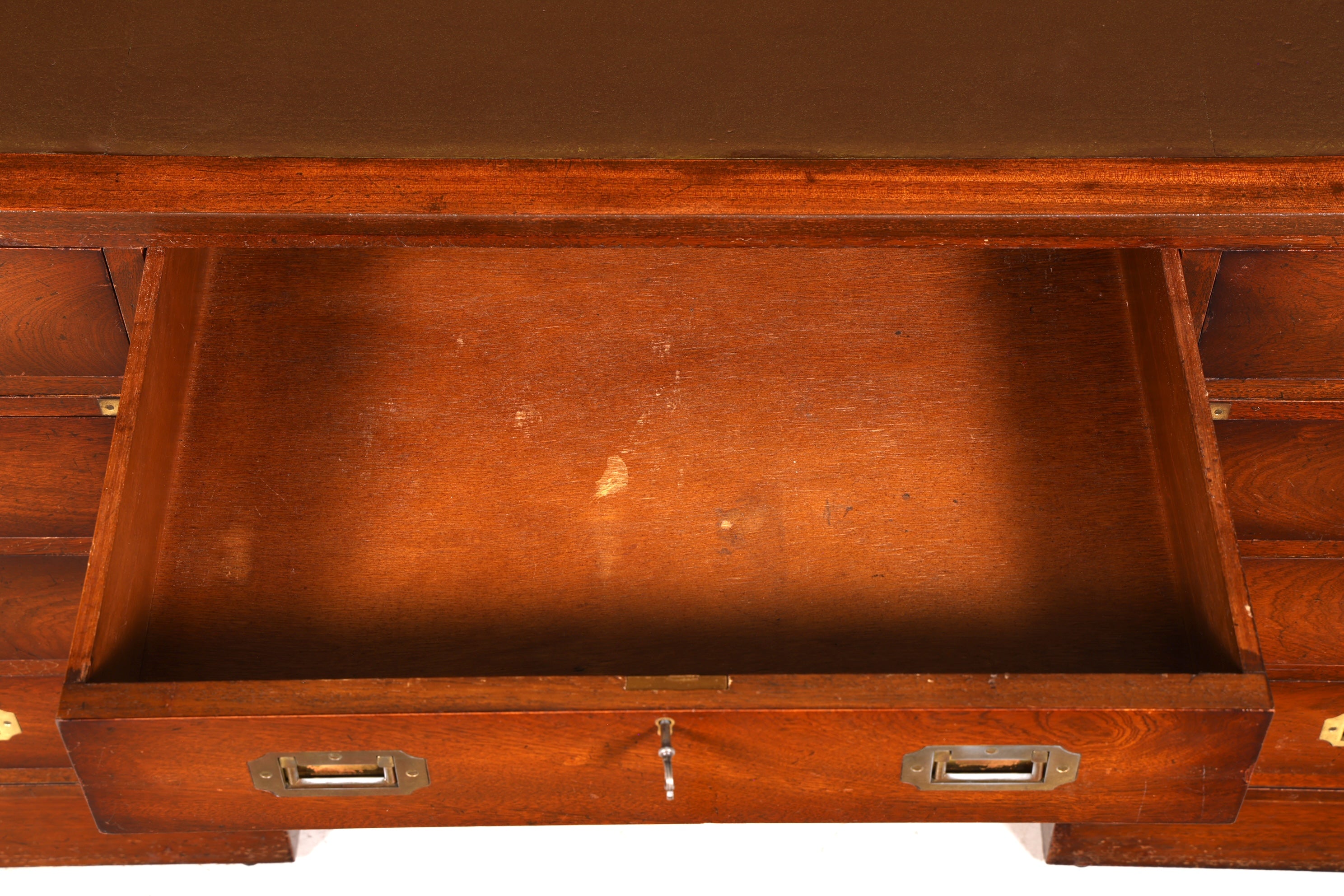 Stilvoller Maritimer Schreibtisch Englischer Military Chest Bürotisch Office Table mit echt Lederauflage