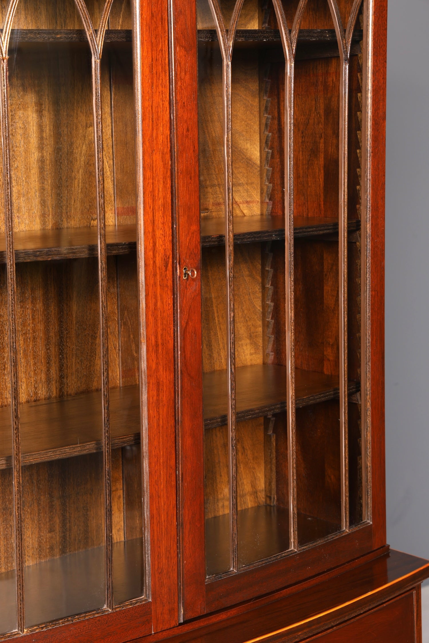 Beeindruckender Englischer Bücherschrank Mahagoni Vitrine Bibliothek Bücherregal Glasvitrine Vintage