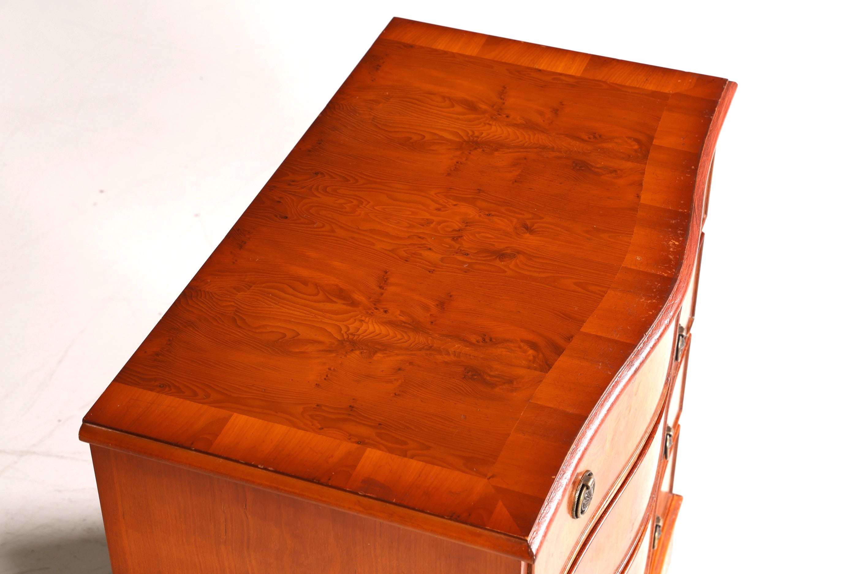Wunderschöne Englische Kommode Eibe Sideboard Schubladenkommode