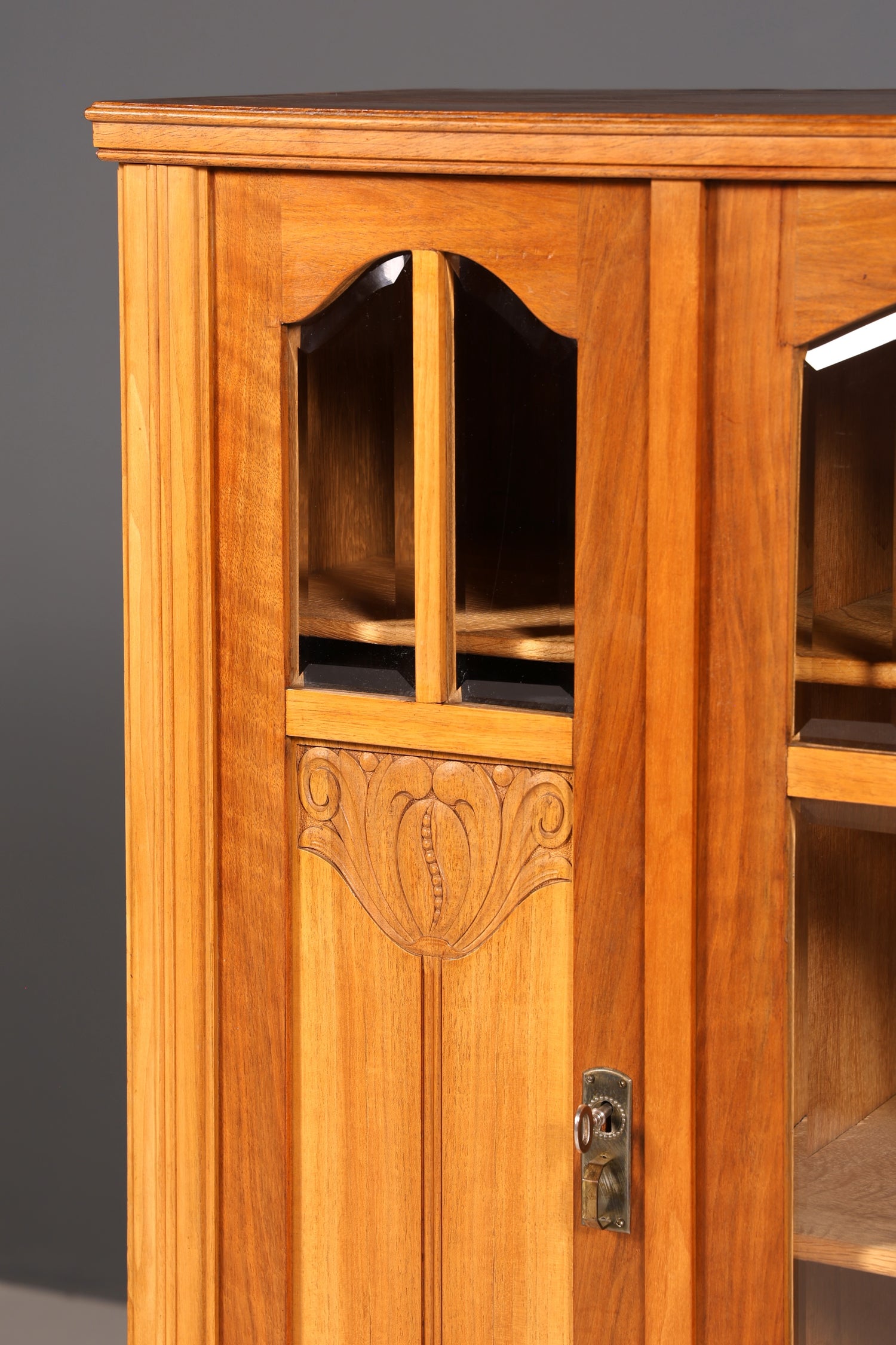 Traumhafte Jugendstil Vitrine Eiche Bücherschrank Antik Schrank Geschirrschrank Glasvitrine um 1900 Vintage