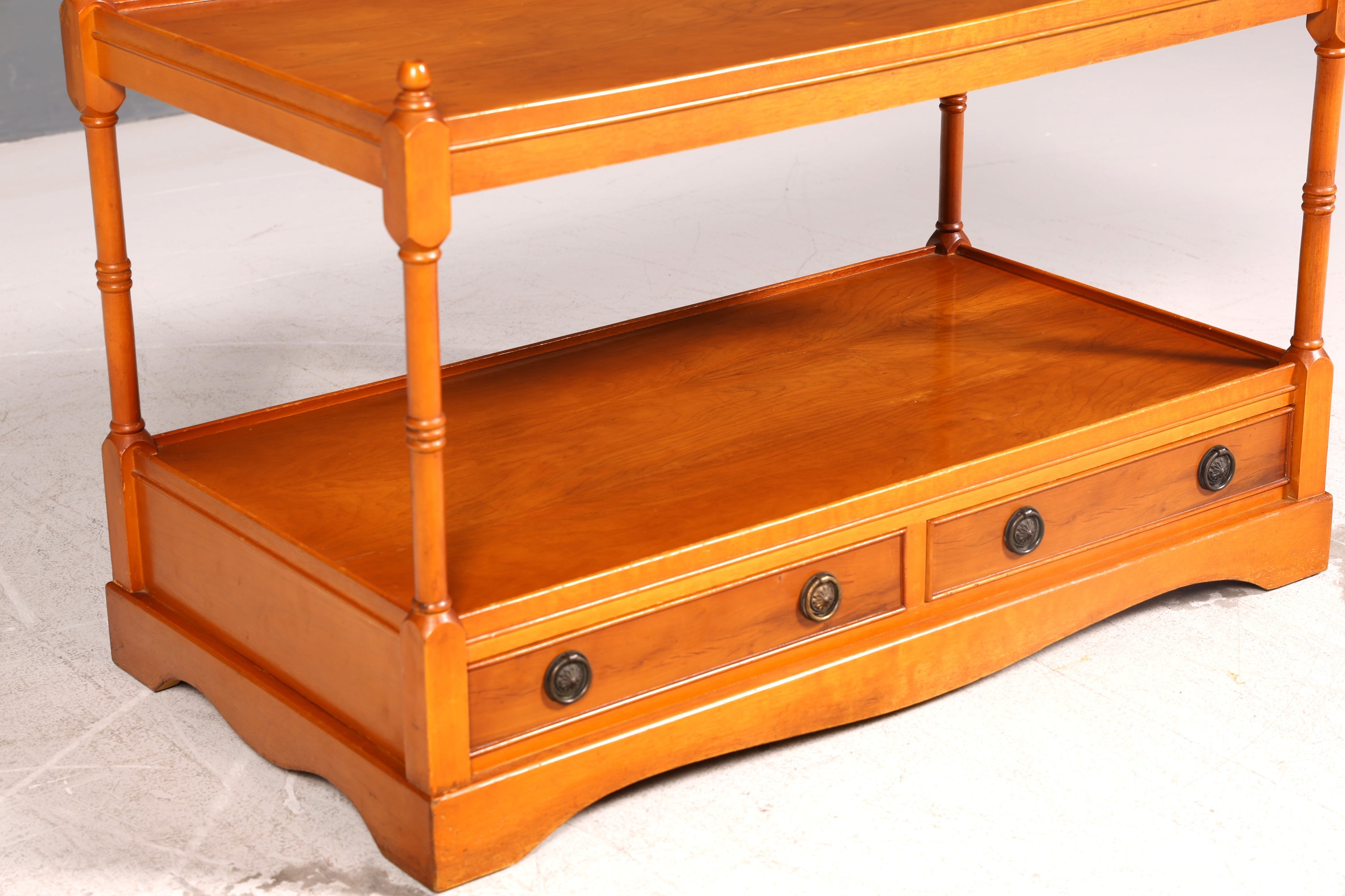 Traumhafter Englischer Couchtisch Eibe Regency Stil Beistelltisch Ablagetisch Antik Tisch Vintage