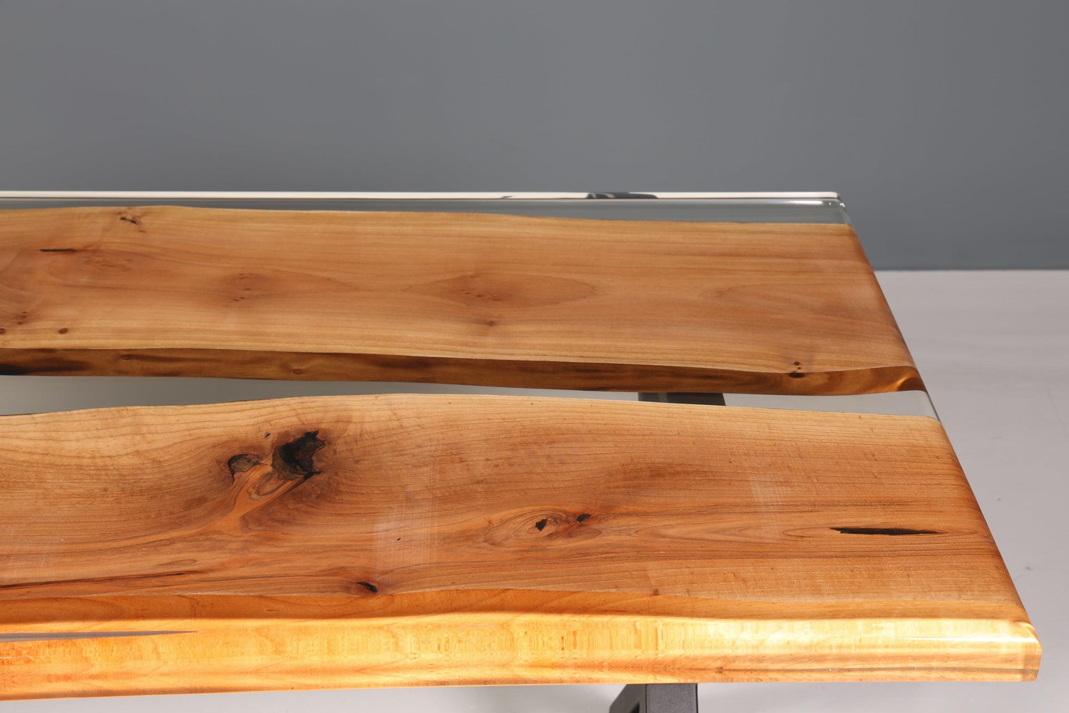 Wunderschöner Epoxidharz Tisch 200-90cm Nussbaum Esszimmer Tisch River Table Küchentisch