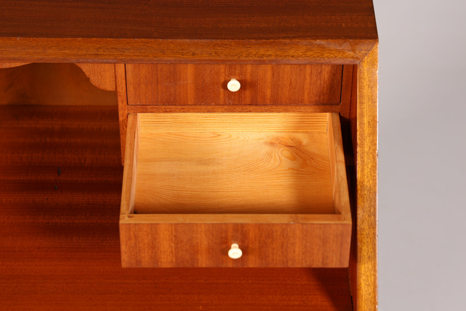Schlichter Mid Century Sekretär Danish Design Büro Schrank Vintage Kommode Schreibtisch