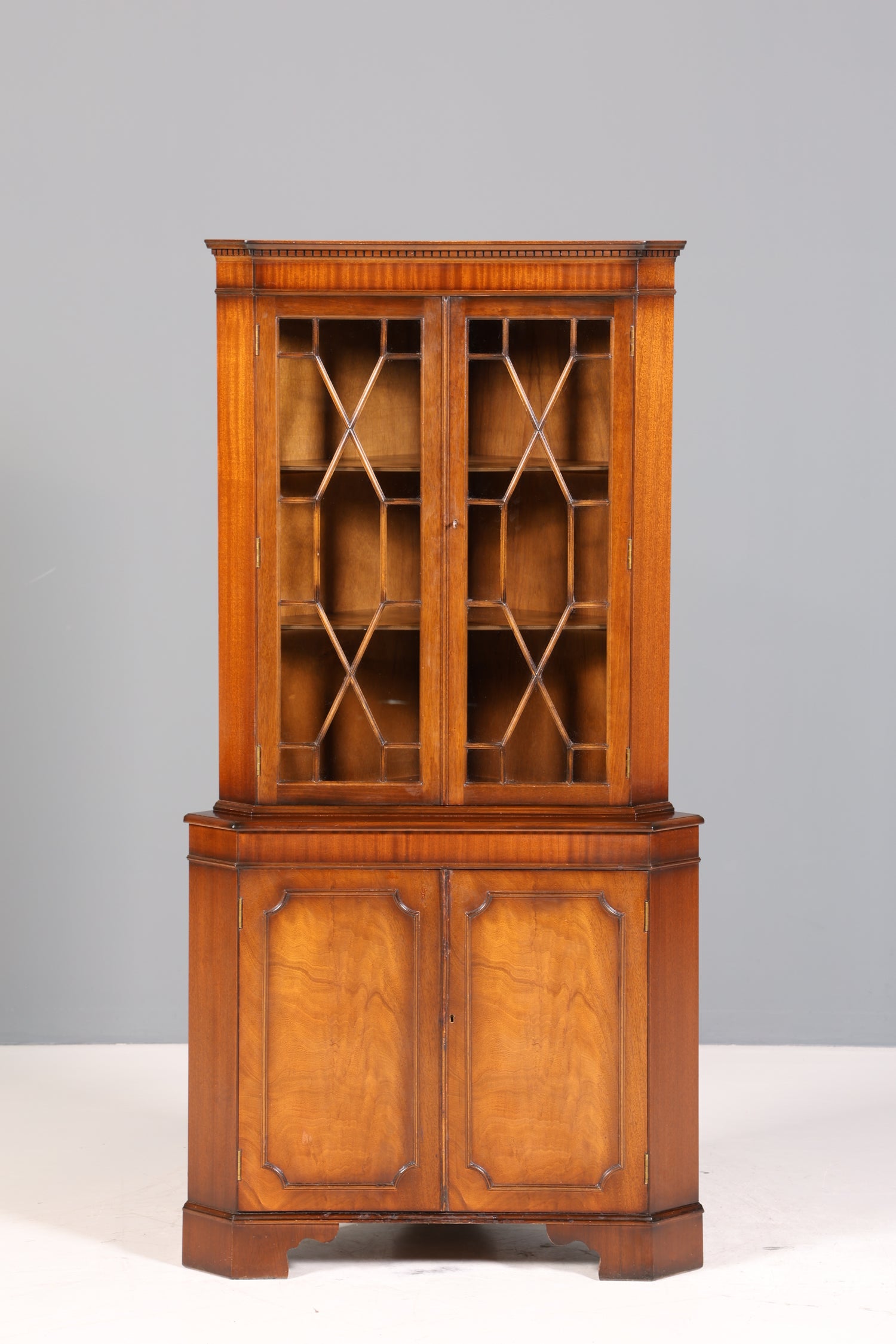 Wunderschöne Englische Eckvitrine Bibliothek Bücherschrank UK Vitrine Buffet Schrank 60s Jahre