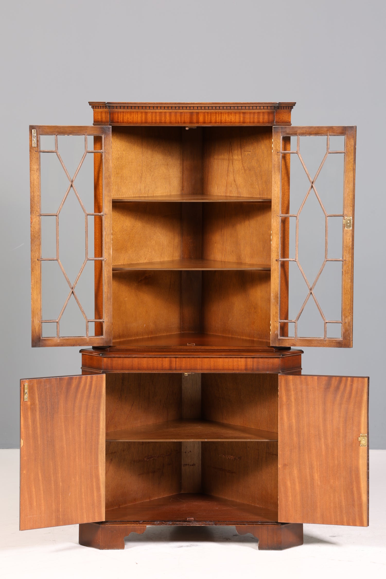 Wunderschöne Englische Eckvitrine Bibliothek Bücherschrank UK Vitrine Buffet Schrank 60s Jahre