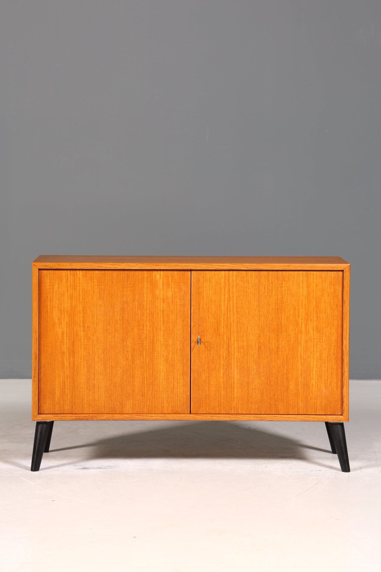 Schlichter Mid Century Schrank Vintage WMK Möbel Retro Kommode Flur Kommode 60s Regal Sideboard 2 von 2
