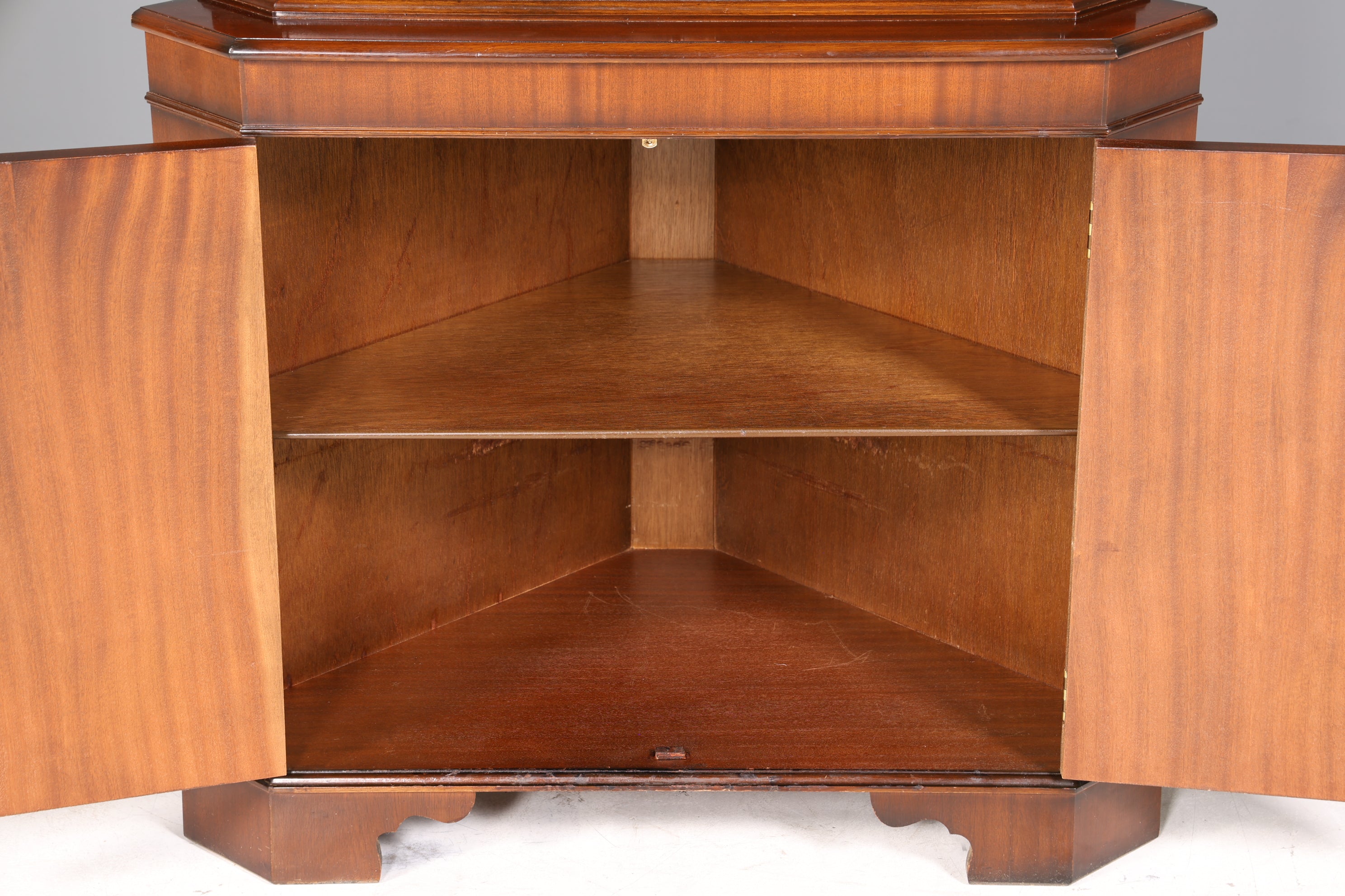 Wunderschöne Englische Eckvitrine Bibliothek Bücherschrank UK Vitrine Buffet Schrank 60s Jahre
