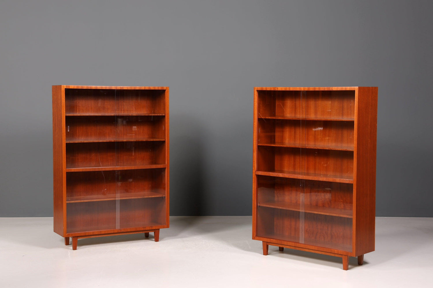 Wunderschöne Mid Century Vitrine Retro Regal Vintage Bücherregal Schrank 2 von 2