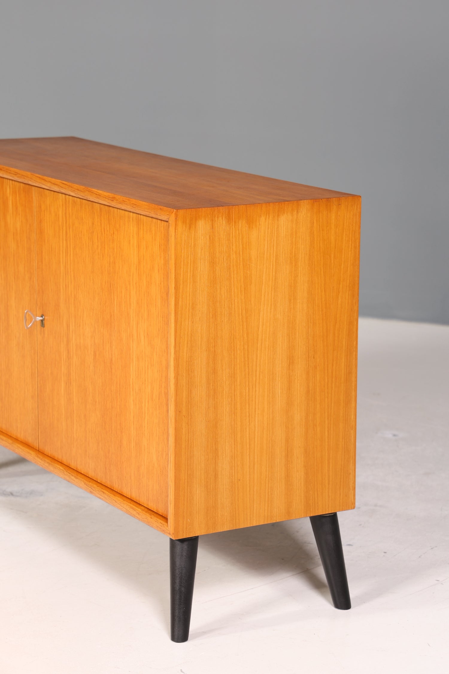 Schlichter Mid Century Schrank Vintage WMK Möbel Retro Kommode Flur Kommode 60s Regal Sideboard 2 von 2