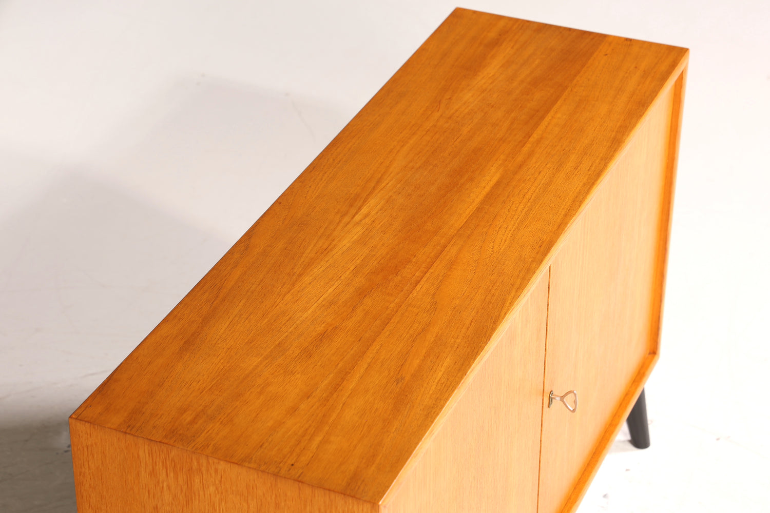Schlichter Mid Century Schrank Vintage WMK Möbel Retro Kommode Flur Kommode 60s Regal Sideboard 2 von 2
