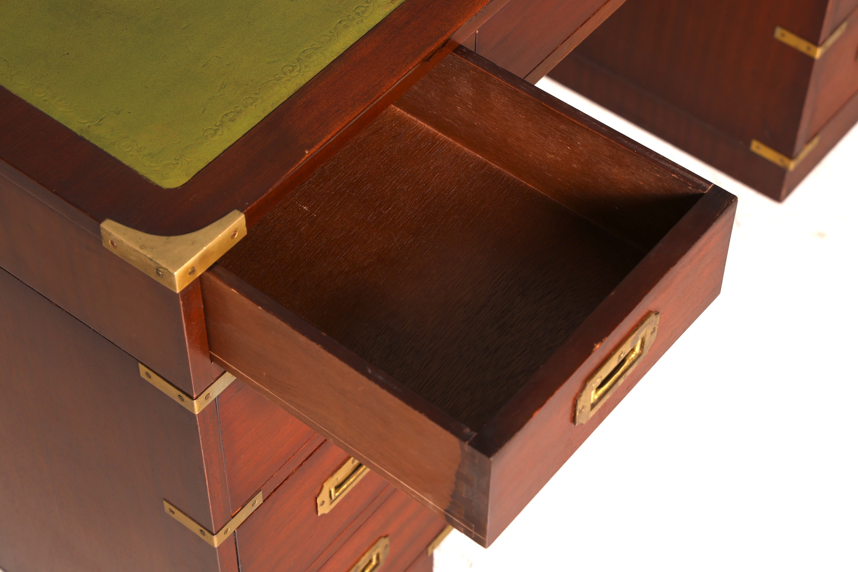 Edler Maritimer Schreibtisch Englischer Military Bürotisch Office Table mit echt Lederauflage