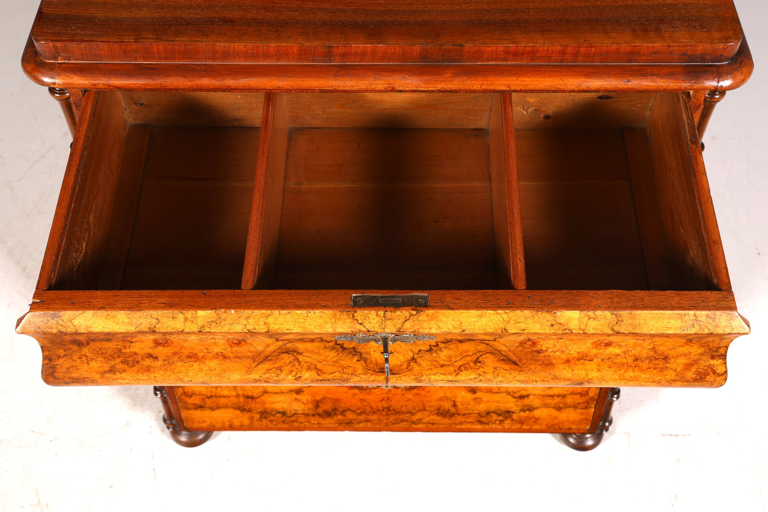 Stilvolle Louis Philippe Kommode Biedermeier Schubladen Kommode Antik Wäschekommode