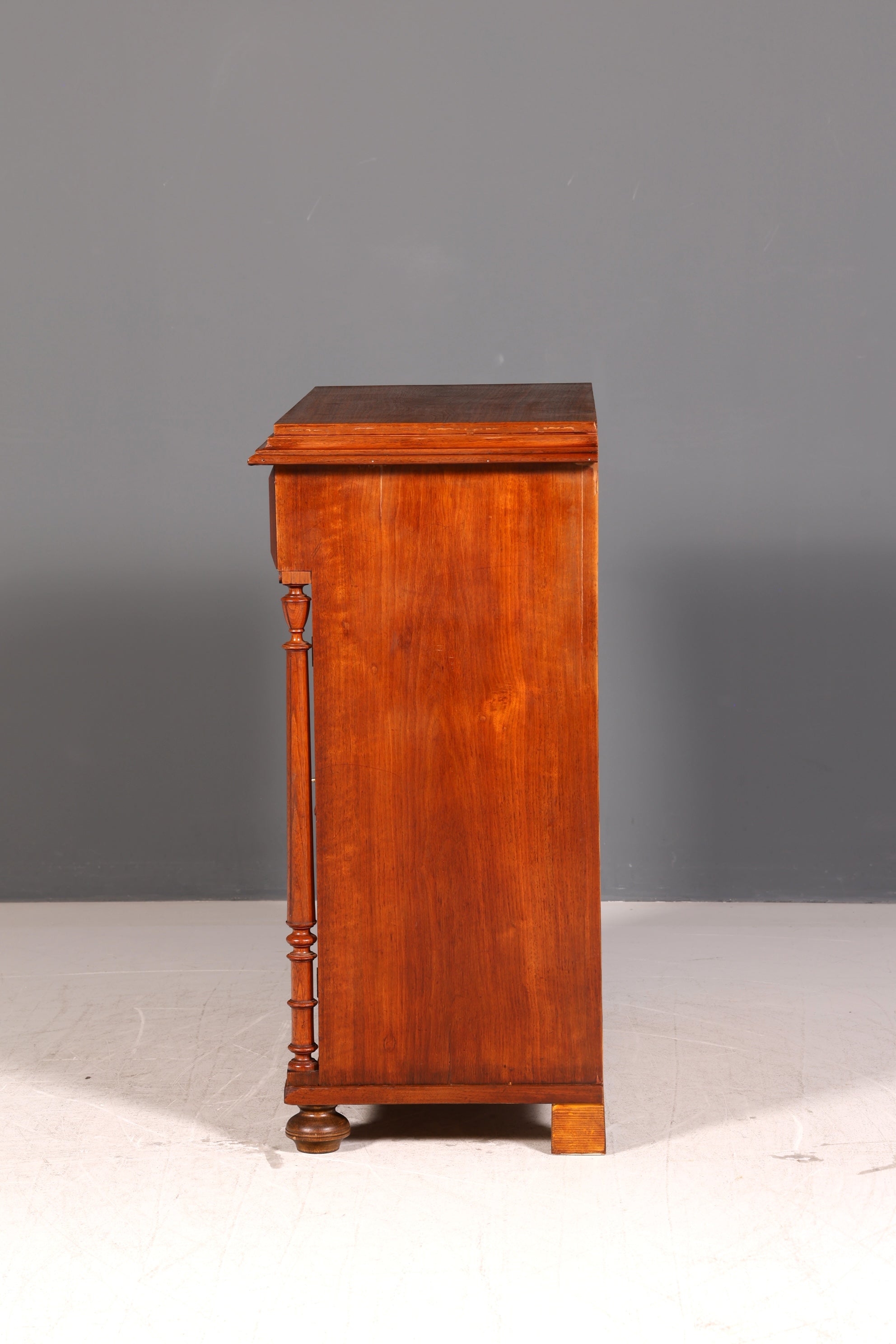 Traumhafter Gründerzeit Schrank Nussbaum Schnitzerei Halbschrank Kommode Antik Sideboard Buffet Vintage