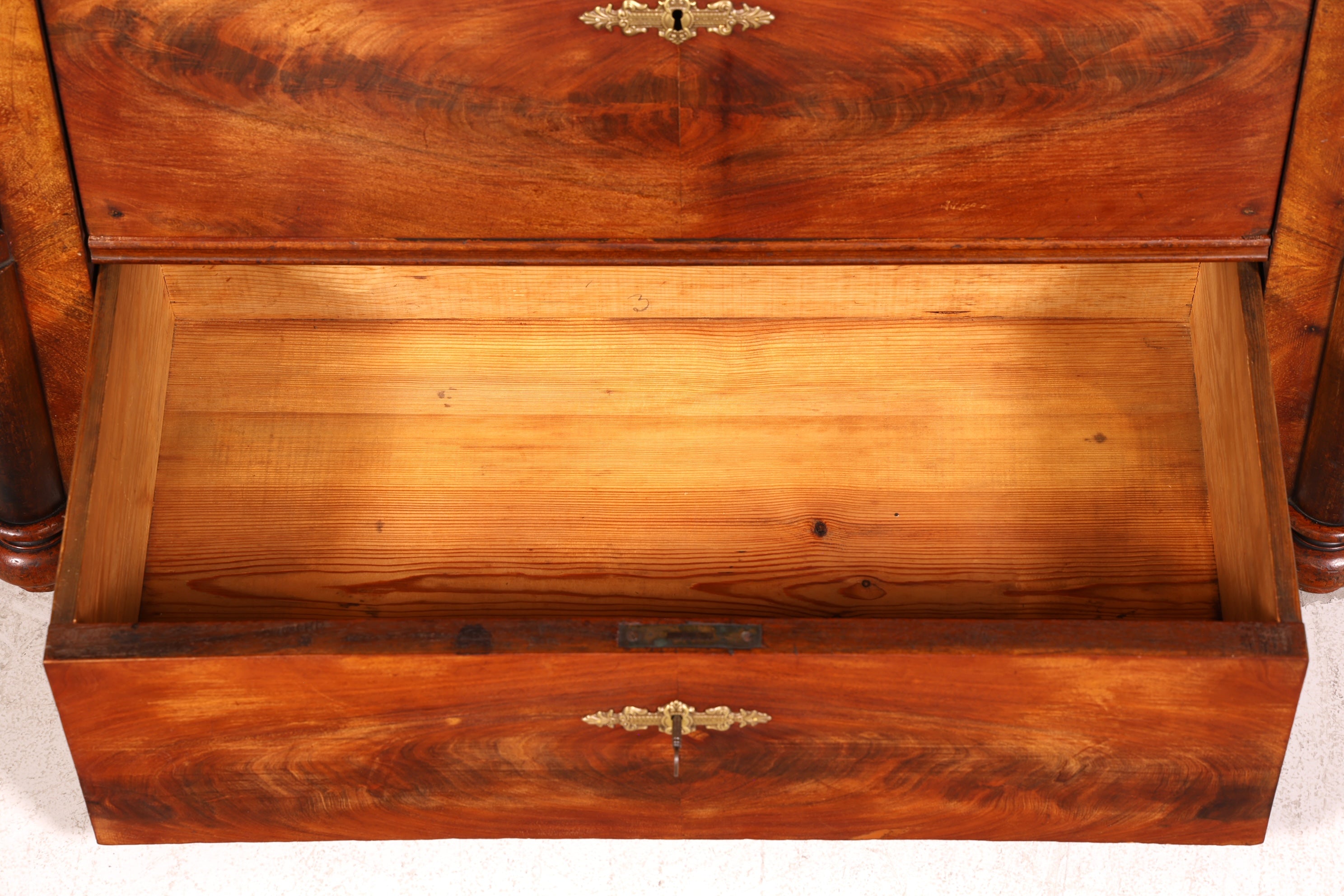 Wunderschöne Louis Philippe Kommode Nussbaum Gründerzeit Sideboard um 1880 Schubladenkommode Antik Wäschekommode