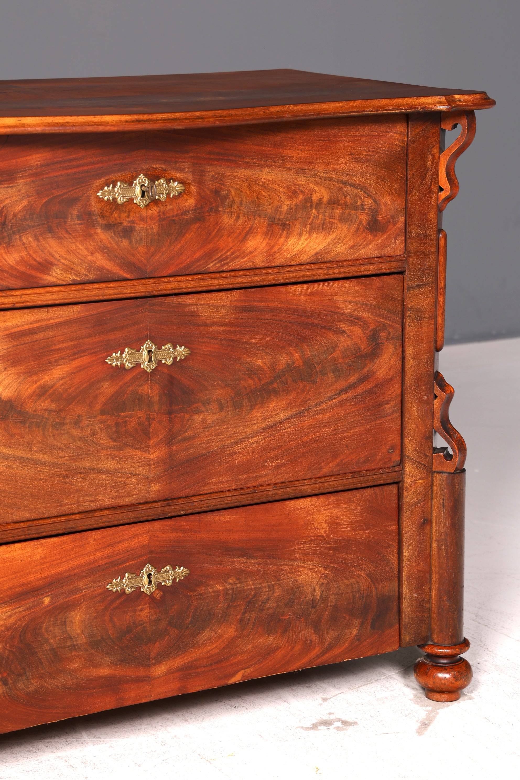Wunderschöne Louis Philippe Kommode Nussbaum Gründerzeit Sideboard um 1880 Schubladenkommode Antik Wäschekommode