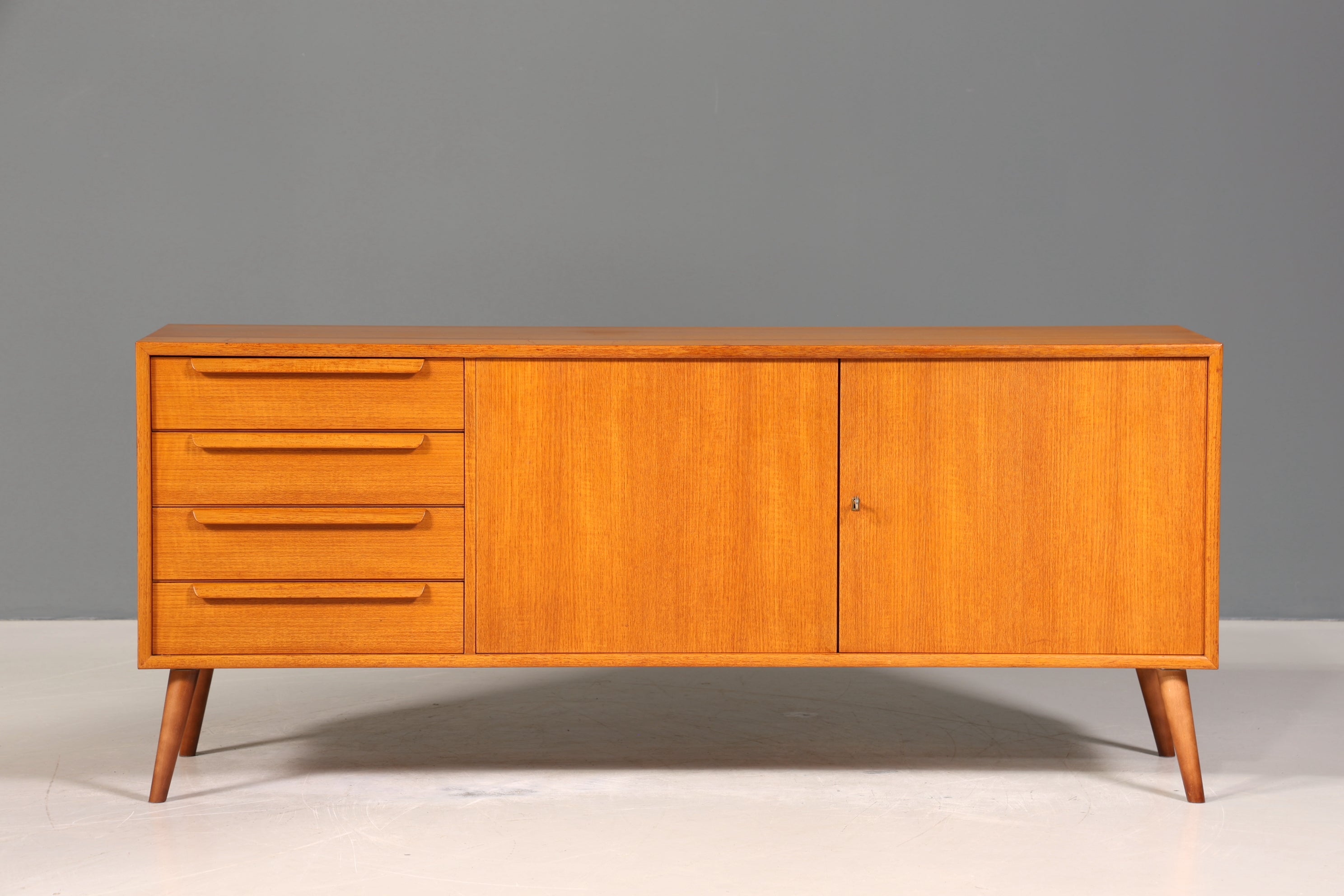 Schlichtes Mid Century Sideboard Vintage TV Kommode Wk Möbel 60s Schrank Retro Longboard