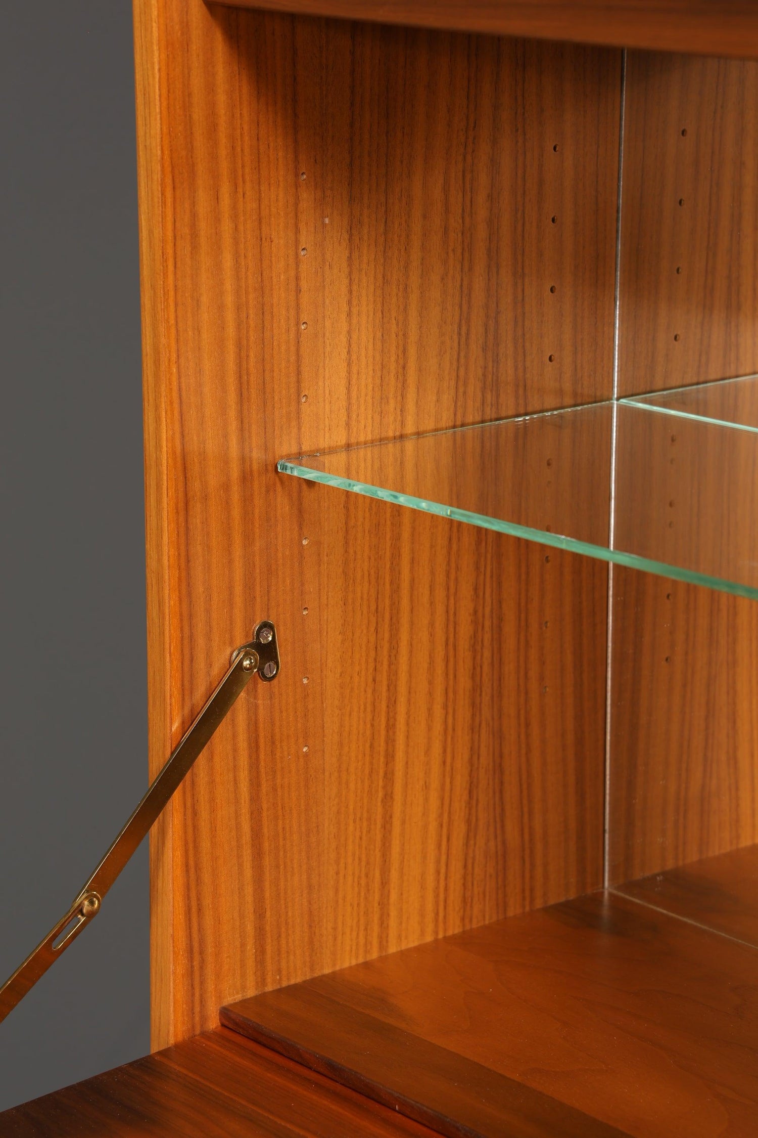 Stilvoller Mid Century Schrank Vintage Highboard Sekretär echt Holz Regal 60er Jahre