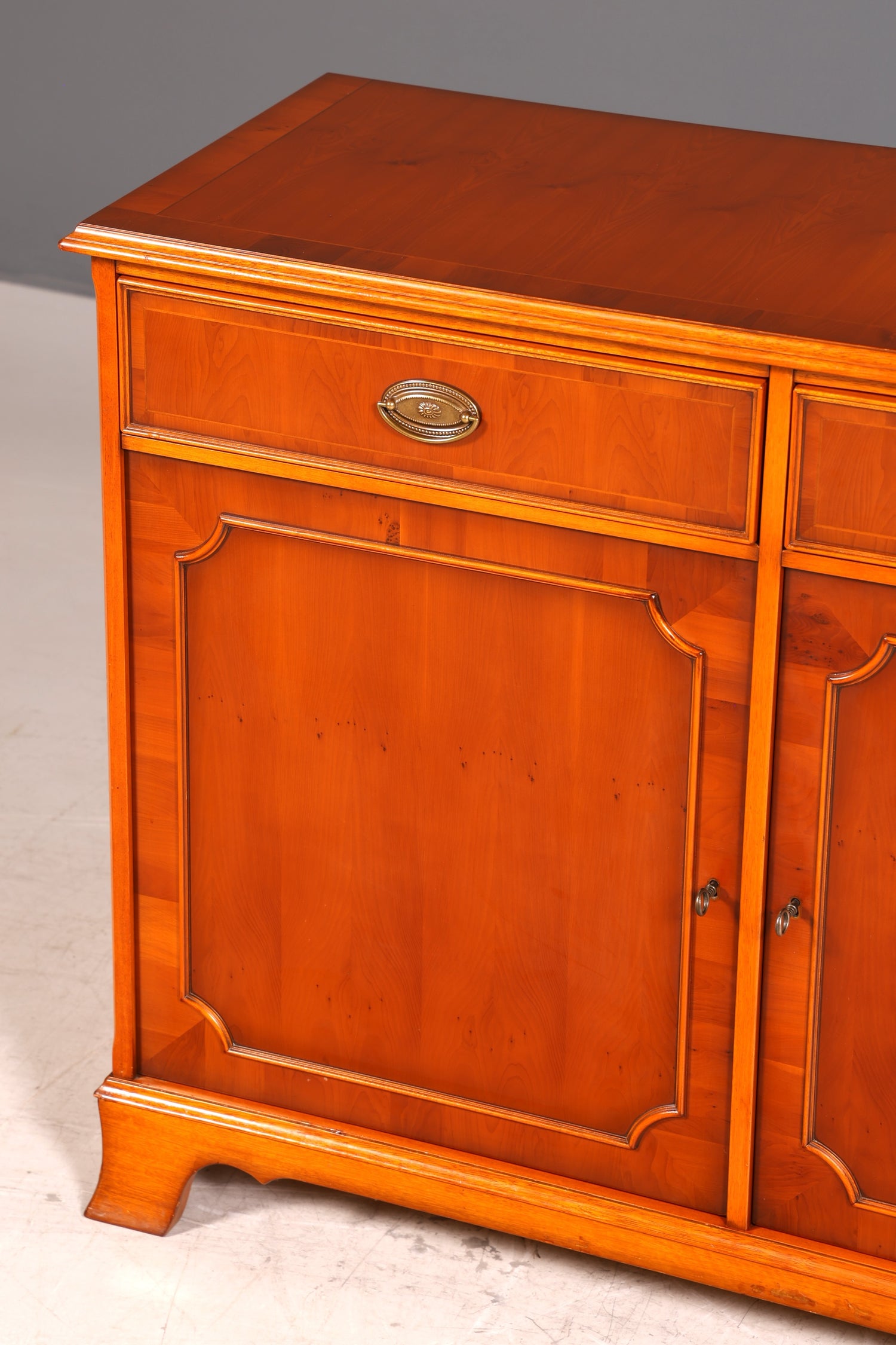 Traumhaftes Original Heldense Sideboard Buffet Antik Stil Englisches Schrank Anrichte