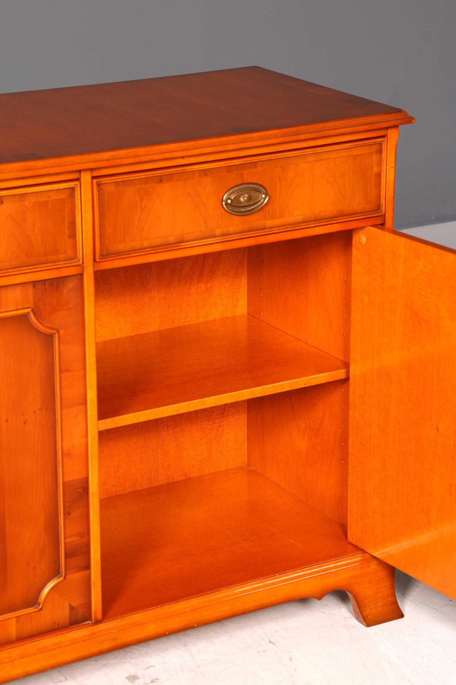 Traumhaftes Original Heldense Sideboard Buffet Antik Stil Englisches Schrank Anrichte