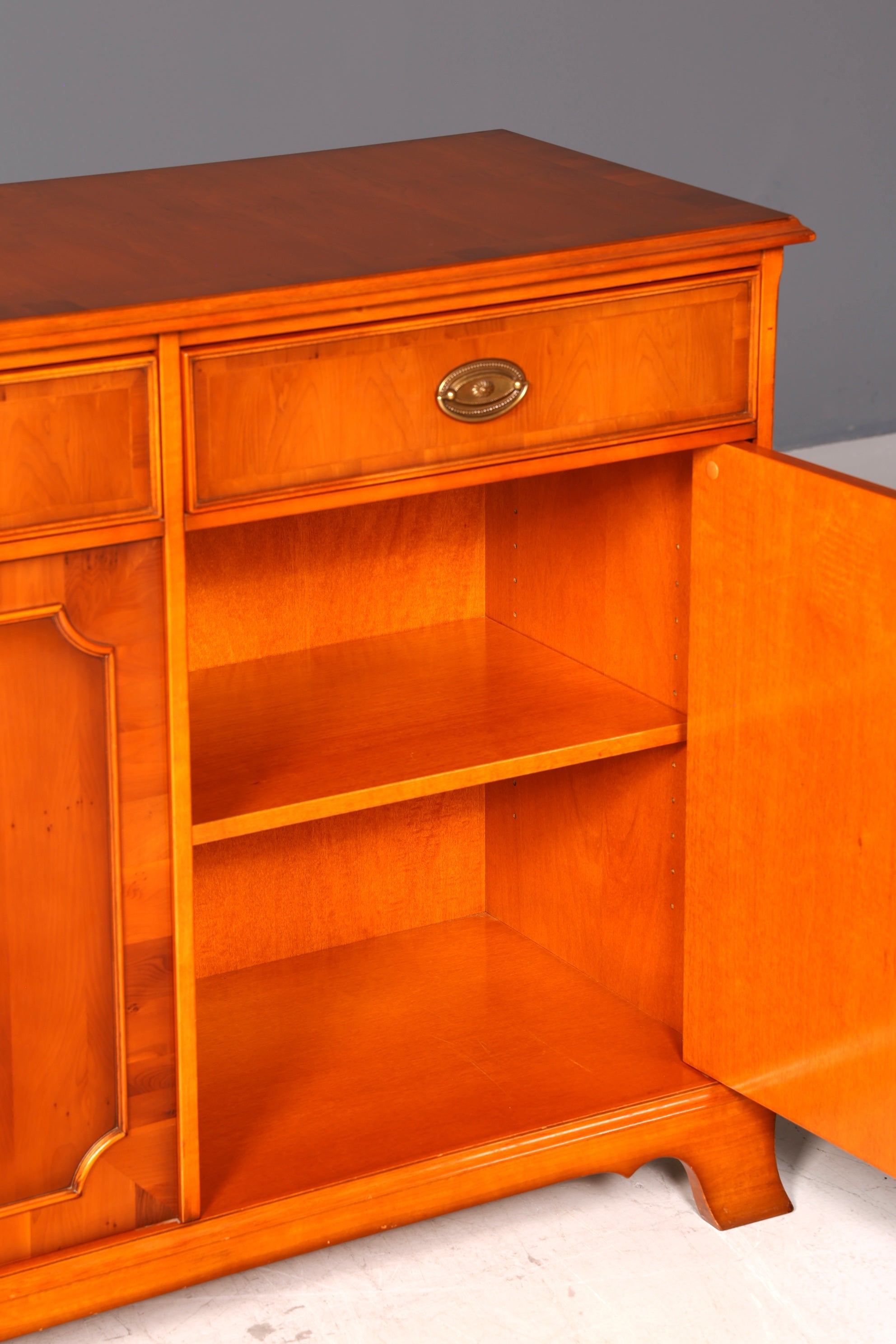 Traumhaftes Original Heldense Sideboard Buffet Antik Stil Englisches Schrank Anrichte
