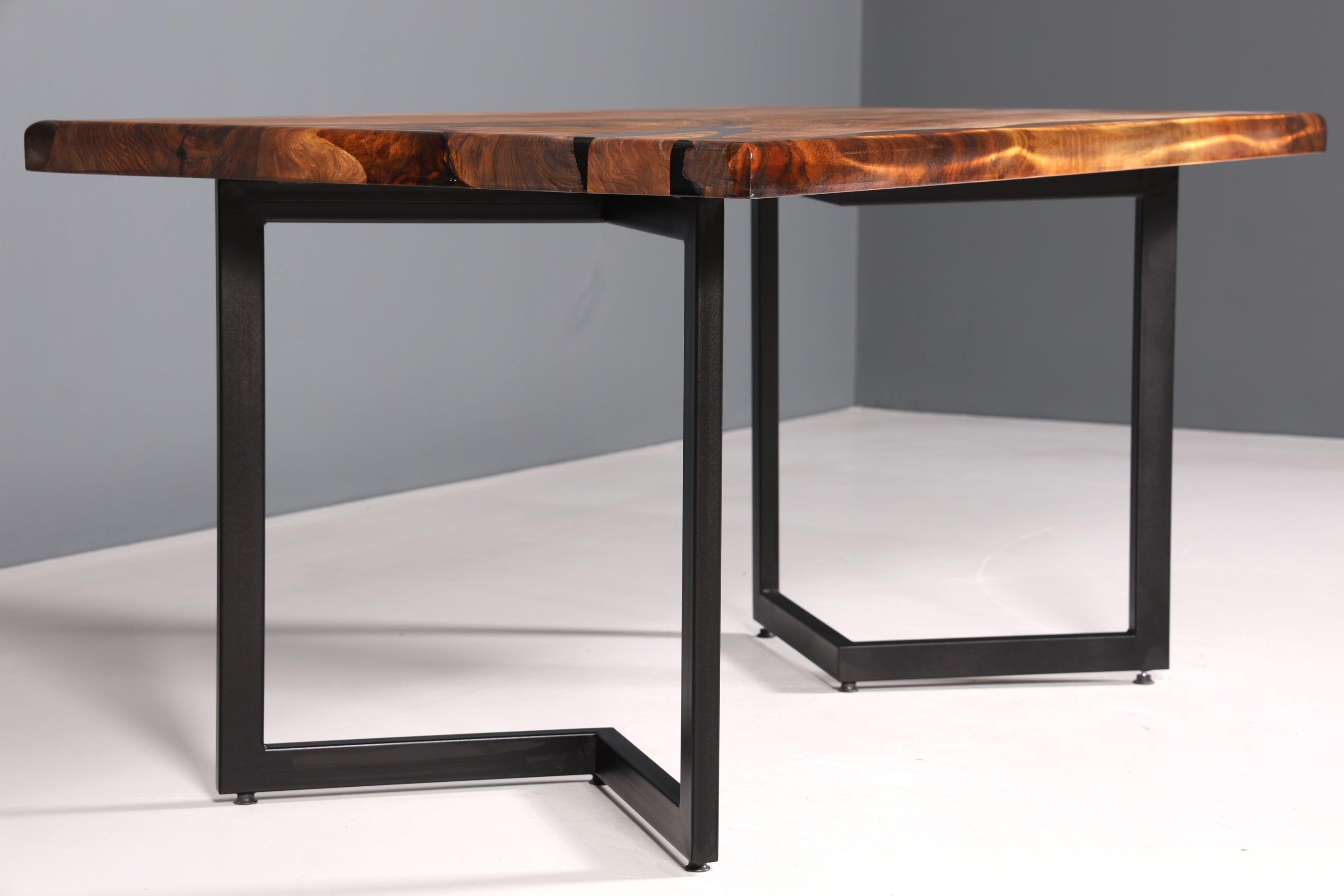 Beeindruckender Epoxidharz Tisch 160-90cm Nussbaum Esszimmer Tisch Epoxy Küchentisch massiv Holz