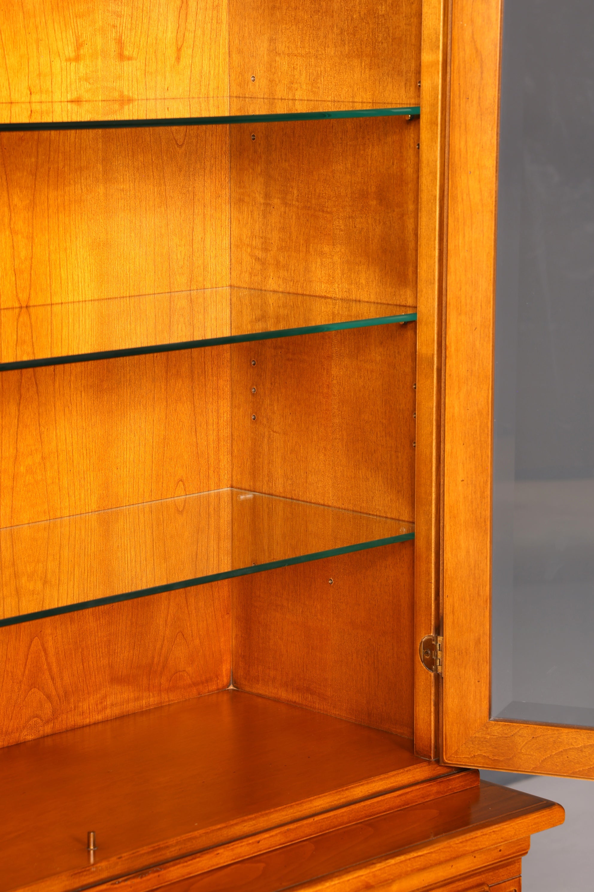 Traumhafte Original Selva Vitrine Antik Stil massiv Holz Buffet Villa Borghese Schrank Bibliothek