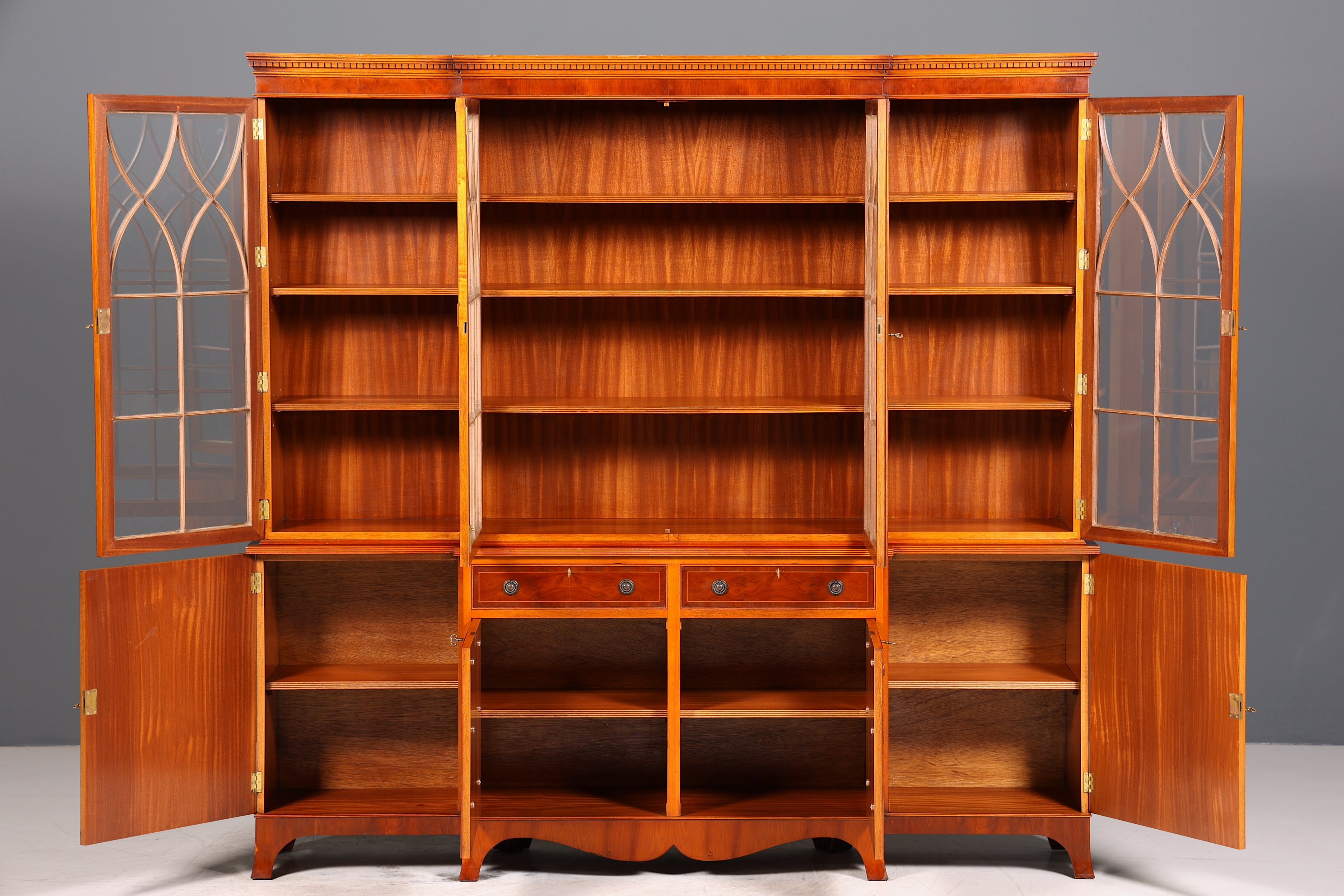 Wunderschöne Englische Vitrine Bibliothek Bücherschrank UK Buffet Schrank 60s Jahre