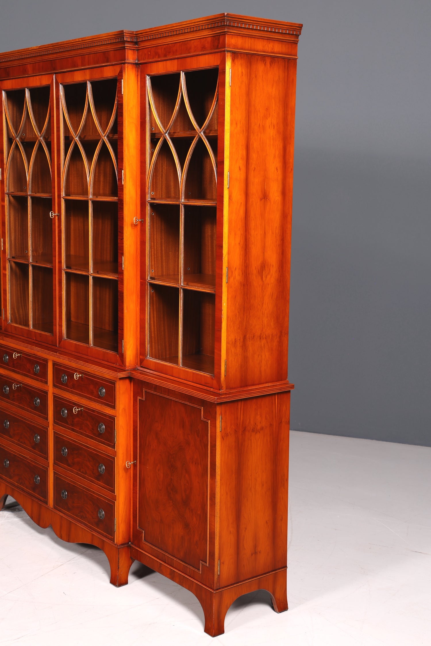 Wunderschöne Englische Vitrine Bibliothek Bücherschrank UK Buffet Schrank 60s Jahre