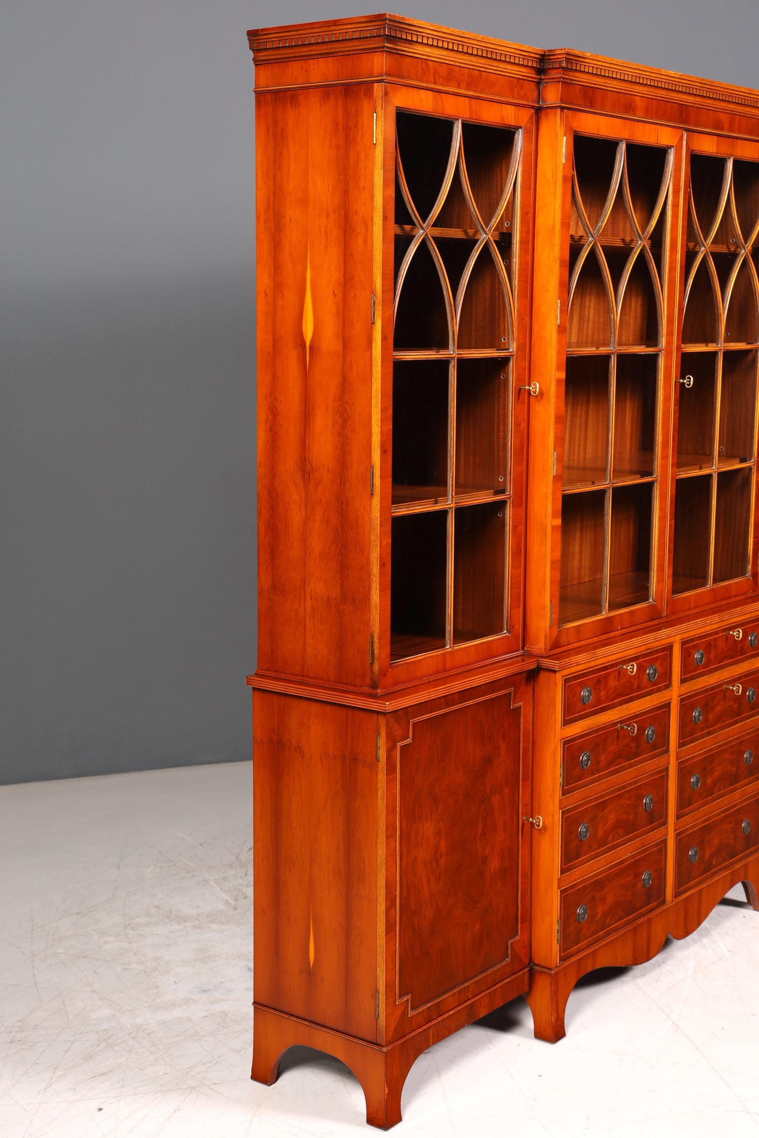 Wunderschöne Englische Vitrine Bibliothek Bücherschrank UK Buffet Schrank 60s Jahre