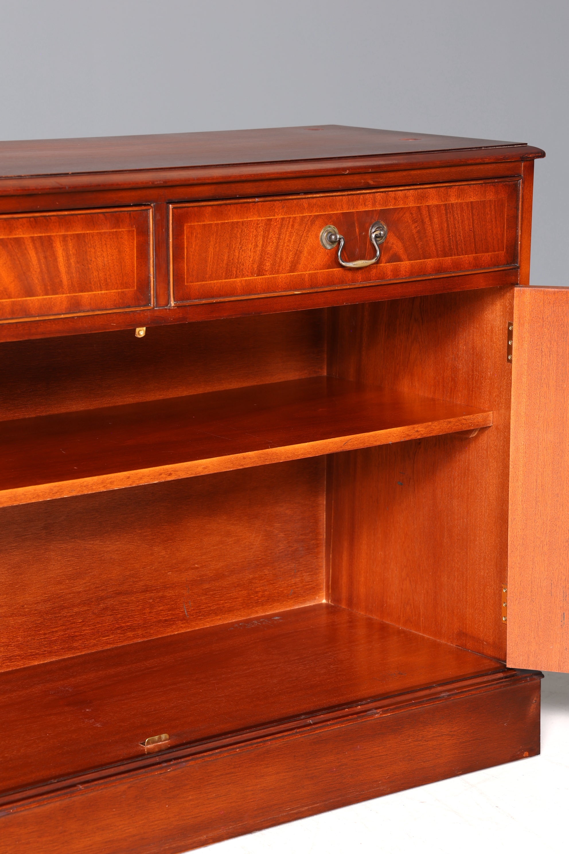 Wunderschönes Englisches Sideboard Mahagoni Schrank Antik 60s Buffetschrank Kommode