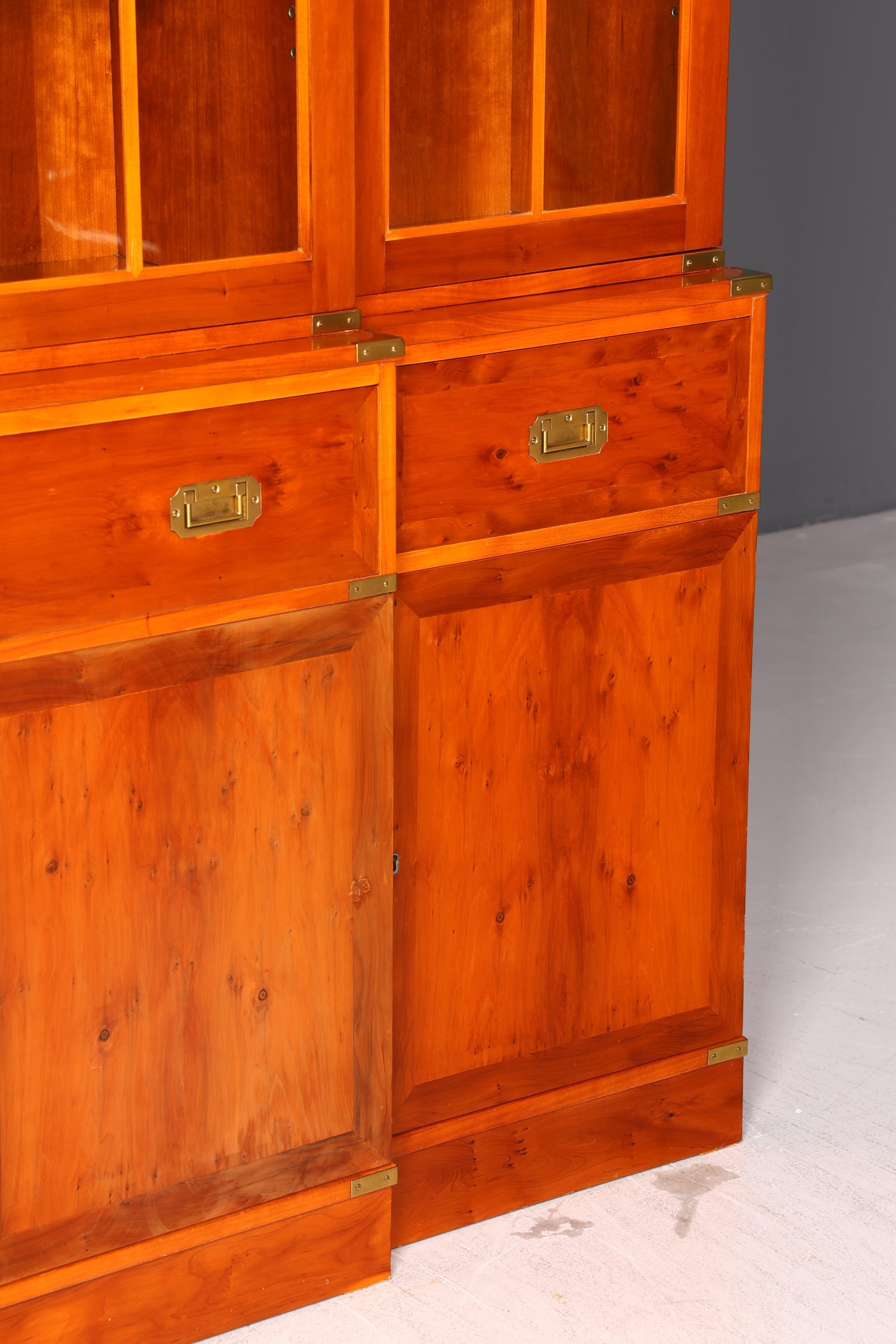 Beeindruckender Maritimer Englischer Vitrinenschrank Bibliothek Bücherschrank Anrichte Buffet Glasvitrine Antik Vintage