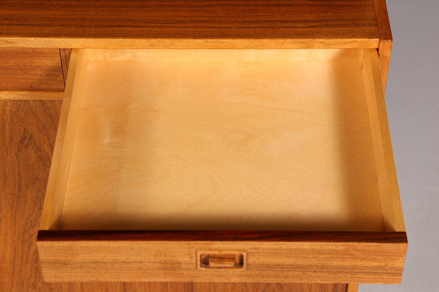 Traumhaftes Mid Century Regal echt Holz Schrank Danish Design Retro Kommode Vintage Bücherregal 60er Jahre 1 von 2