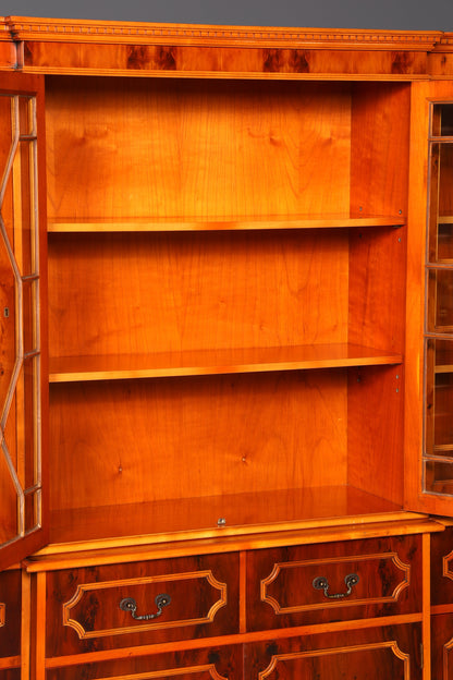 Beeindruckender Englischer Bücherschrank Eibe Vitrine Bibliothek Bücherregal Glasvitrine Buffet Chippendale Vintage