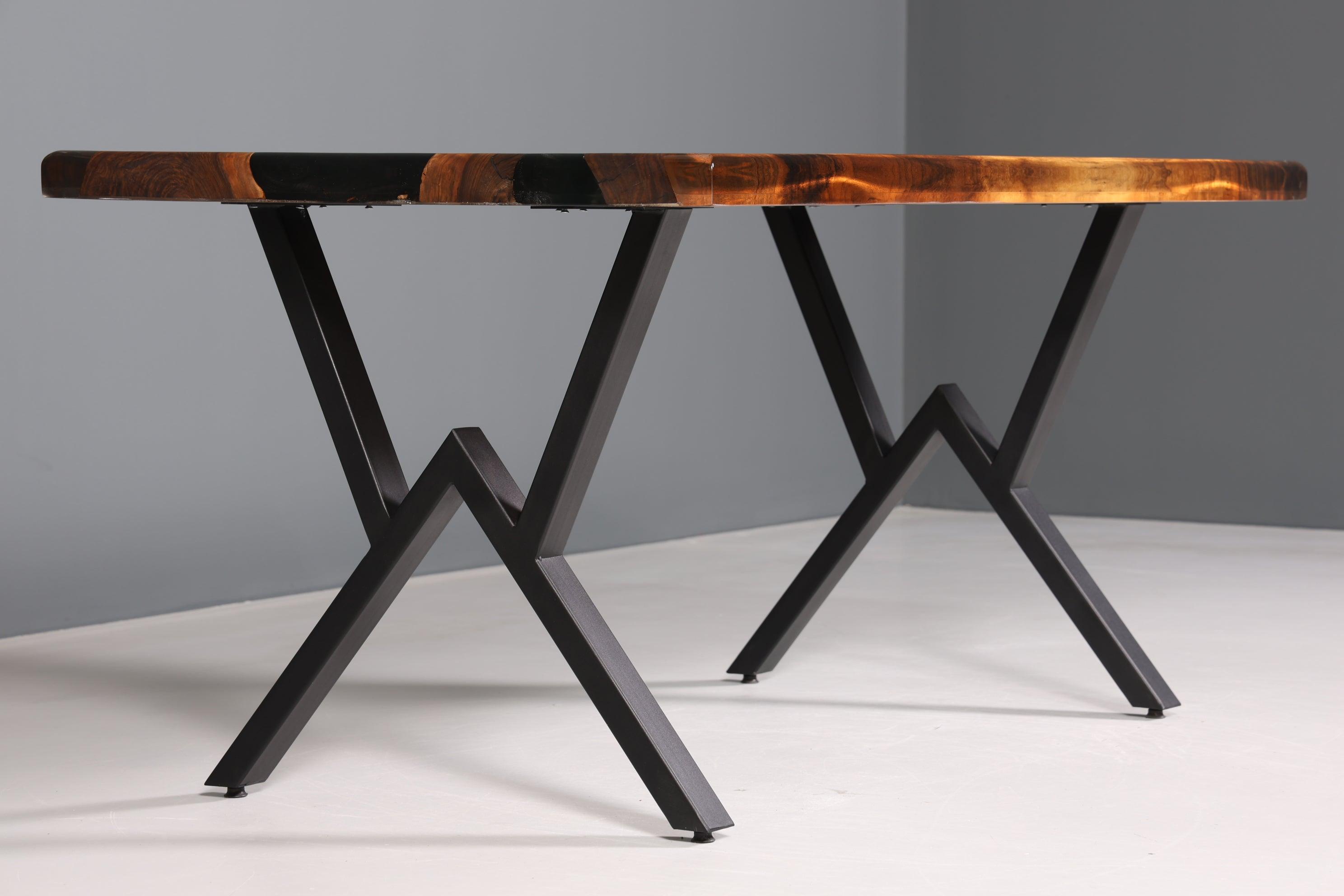 Einzigartiger Epoxidharz Tisch 160-90cm Nussbaum Esszimmer Tisch massiv Holz Küchentisch Esstisch - Hauptstadt Möblerei