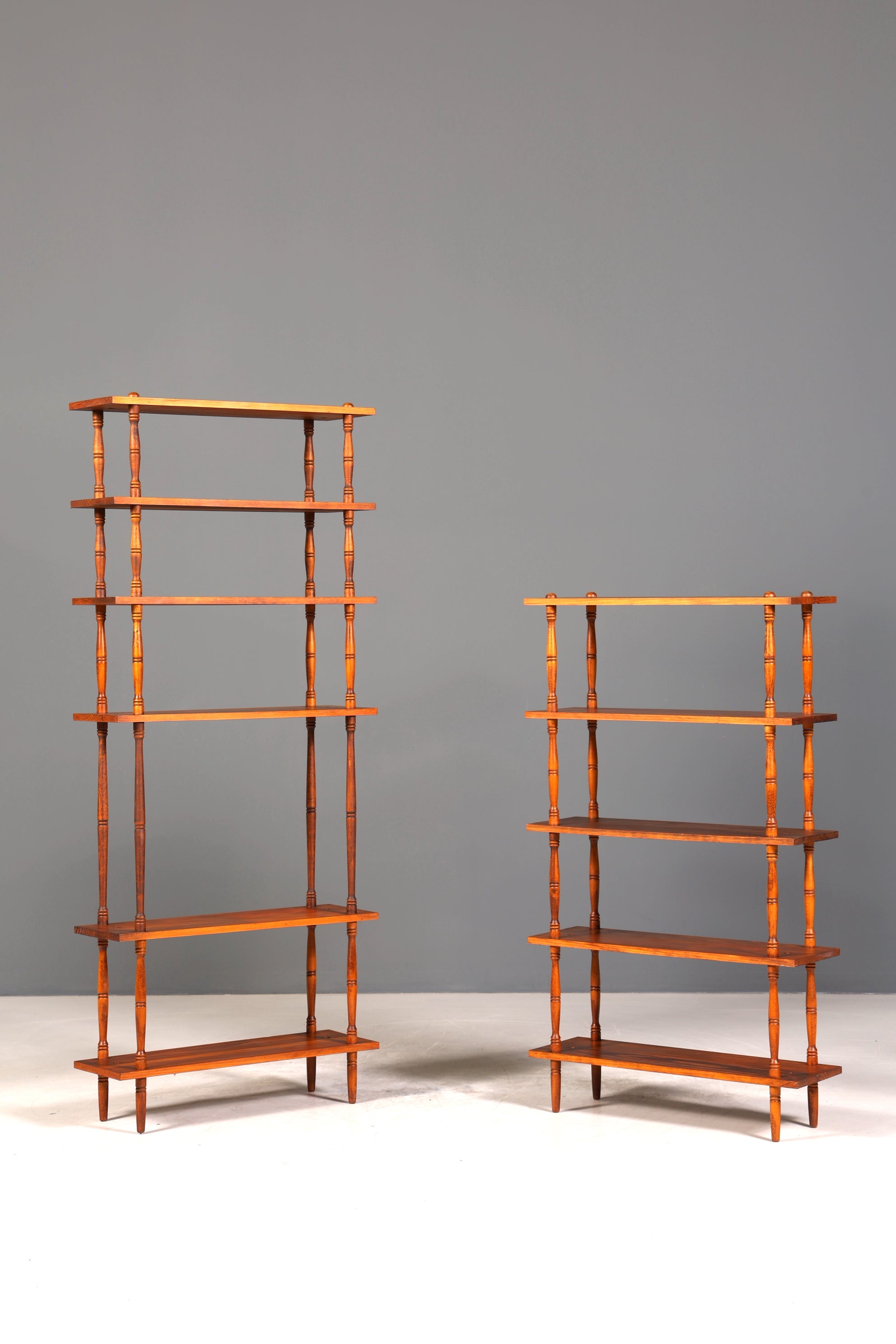 Traumhaftes Bücherregal im Gründerzeit Stil Regal Antik 60s Buchablage Bookshelf